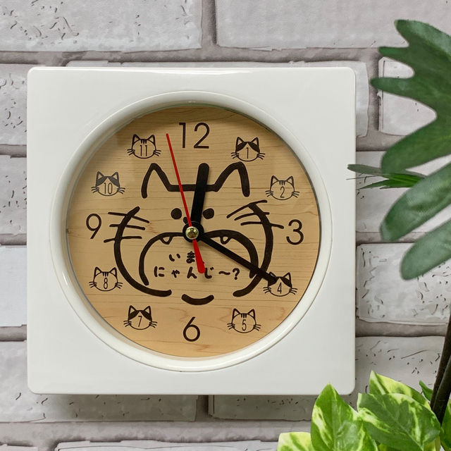 名入れレーザー彫刻 木目調 Wall Clock 猫 時計 ホワイト 壁掛け時計 Iichi ハンドメイド クラフト作品 手仕事品の通販