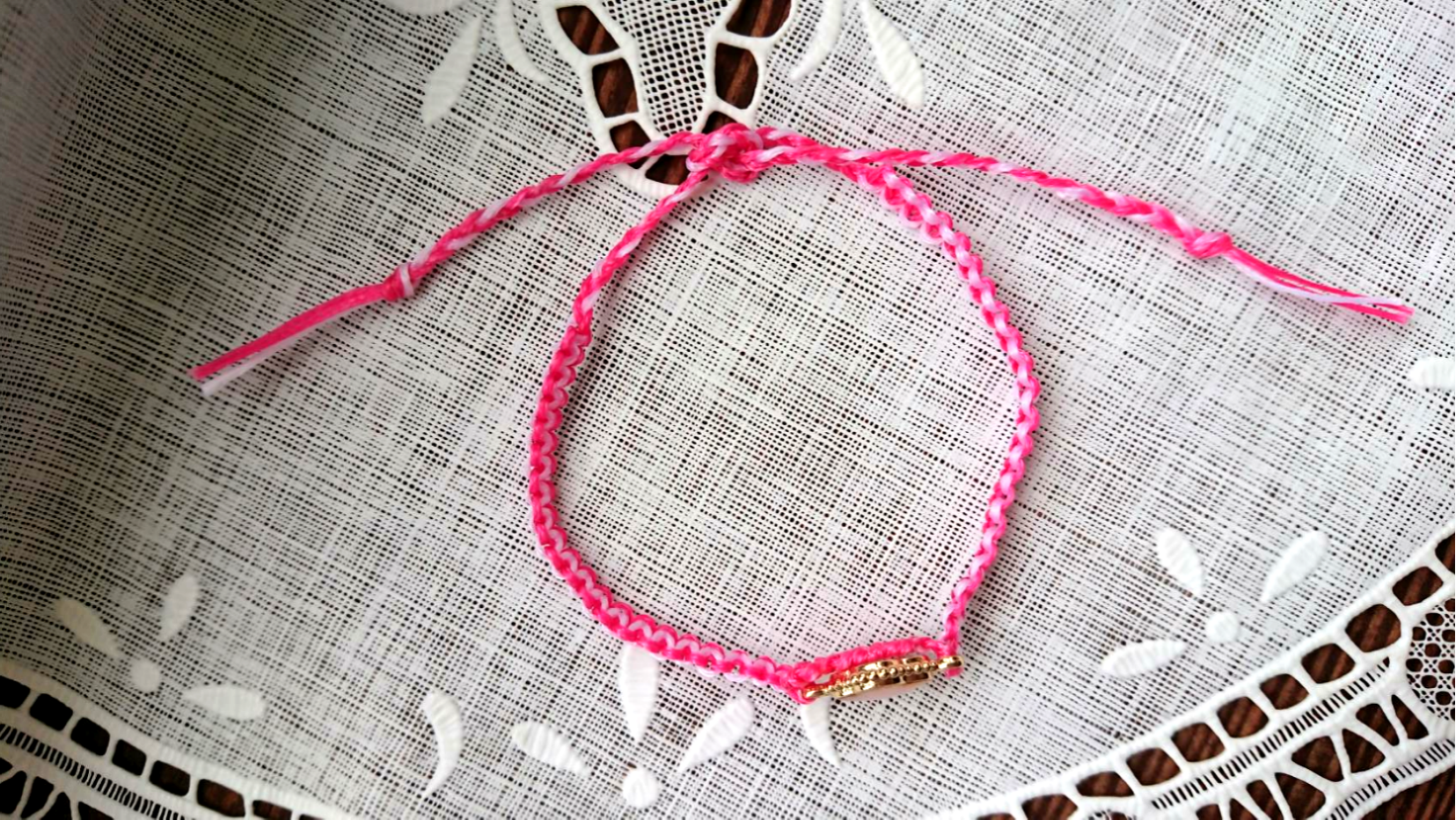 平結びのお花のマクラメブレスレット Iichi ハンドメイド クラフト作品 手仕事品の通販