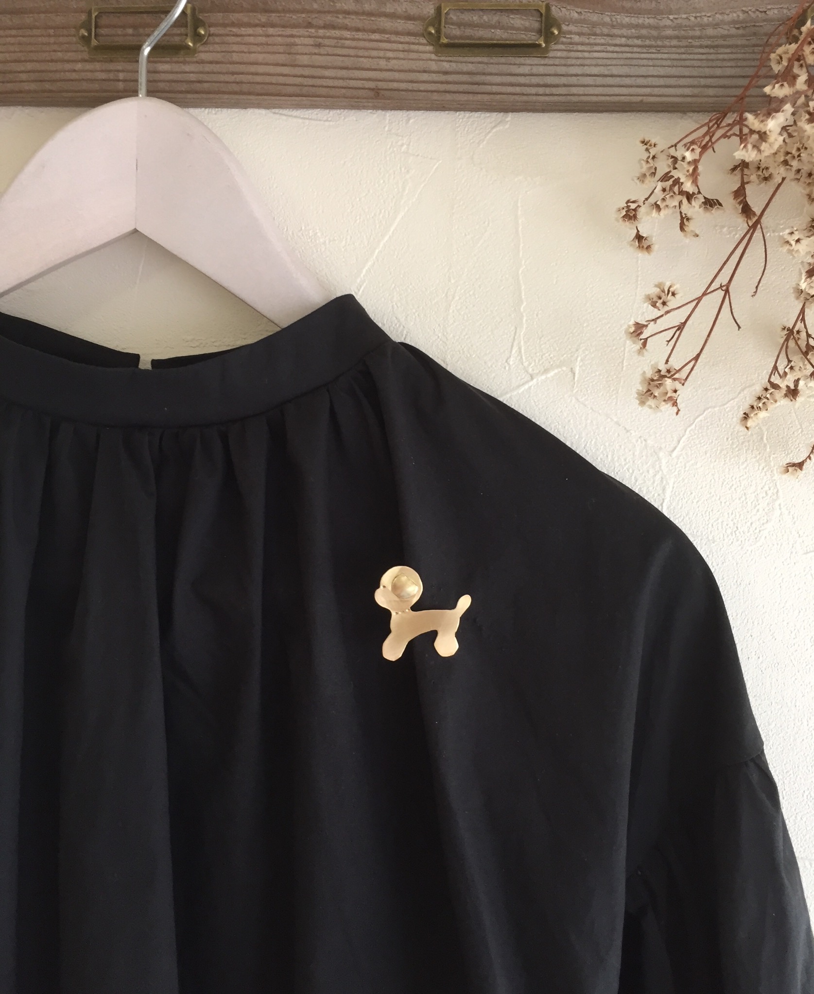 真鍮ブローチ トイプードルブローチ 犬 母の日 Iichi ハンドメイド クラフト作品 手仕事品の通販