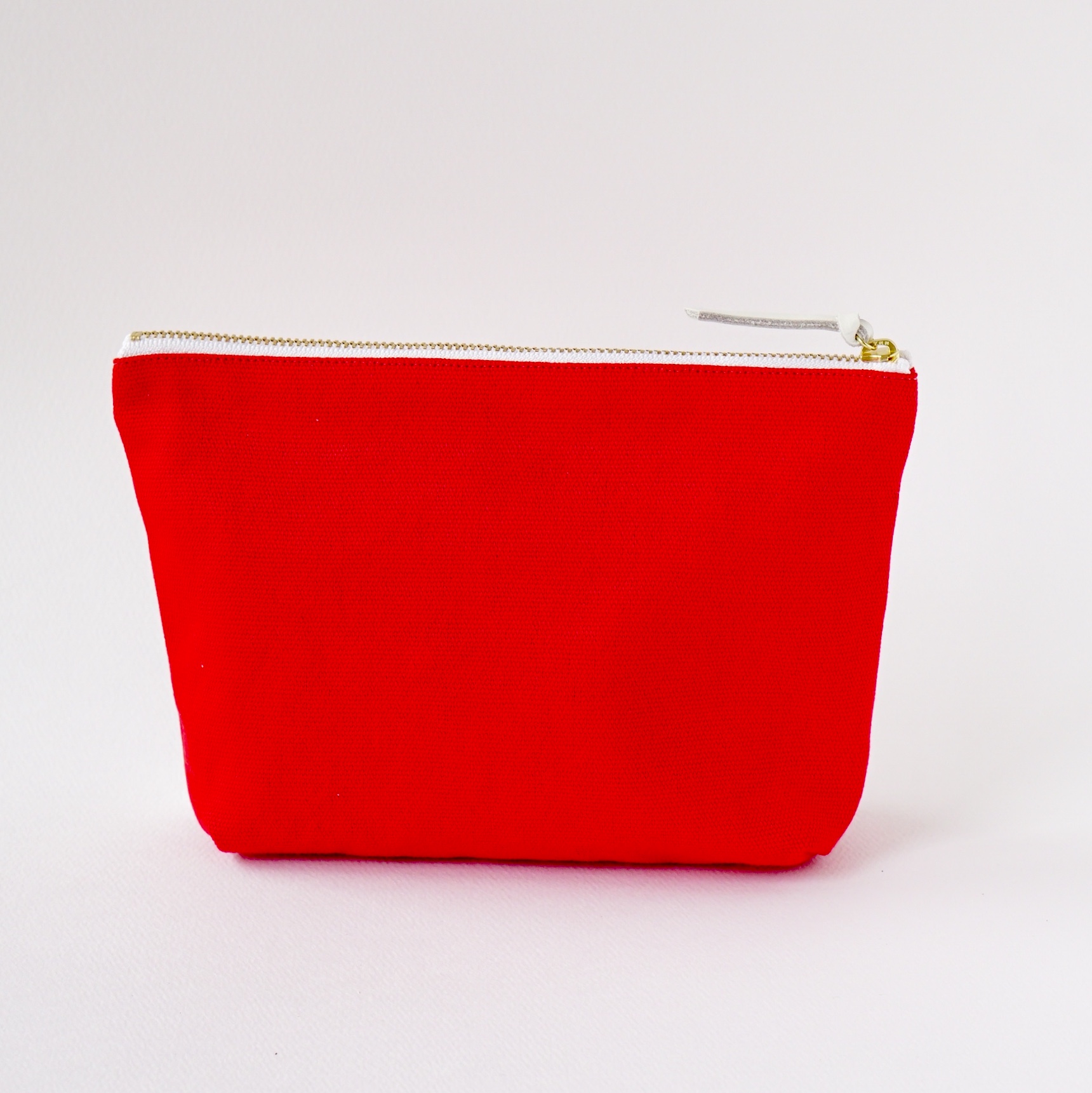 Sale 鮮やかな赤ドットのマチ付き化粧ポーチ 赤の帆布 Iichi ハンドメイド クラフト作品 手仕事品の通販