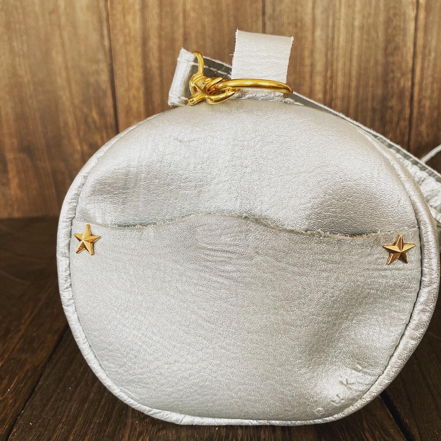 キラキラぷっくりニコちゃんドラムショルダーバッグバッグ シルバー Iichi ハンドメイド クラフト作品 手仕事品の通販