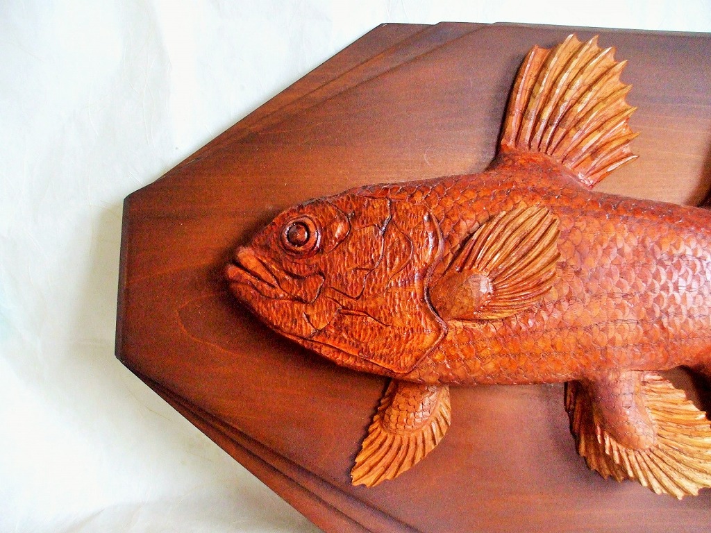 シーラカンスの幼魚 木彫りレリーフ Iichi ハンドメイド クラフト作品 手仕事品の通販