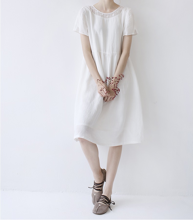 L 刺繍付の衿元身頃リネン100 大人可愛い半袖ワンピース Iichi ハンドメイド クラフト作品 手仕事品の通販