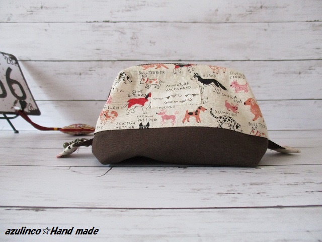 ワイヤー入りポーチ 化粧ポーチ 犬柄 切り替え有り 綿麻キャンバス シンプル 小型 Iichi ハンドメイド クラフト作品 手仕事品の通販