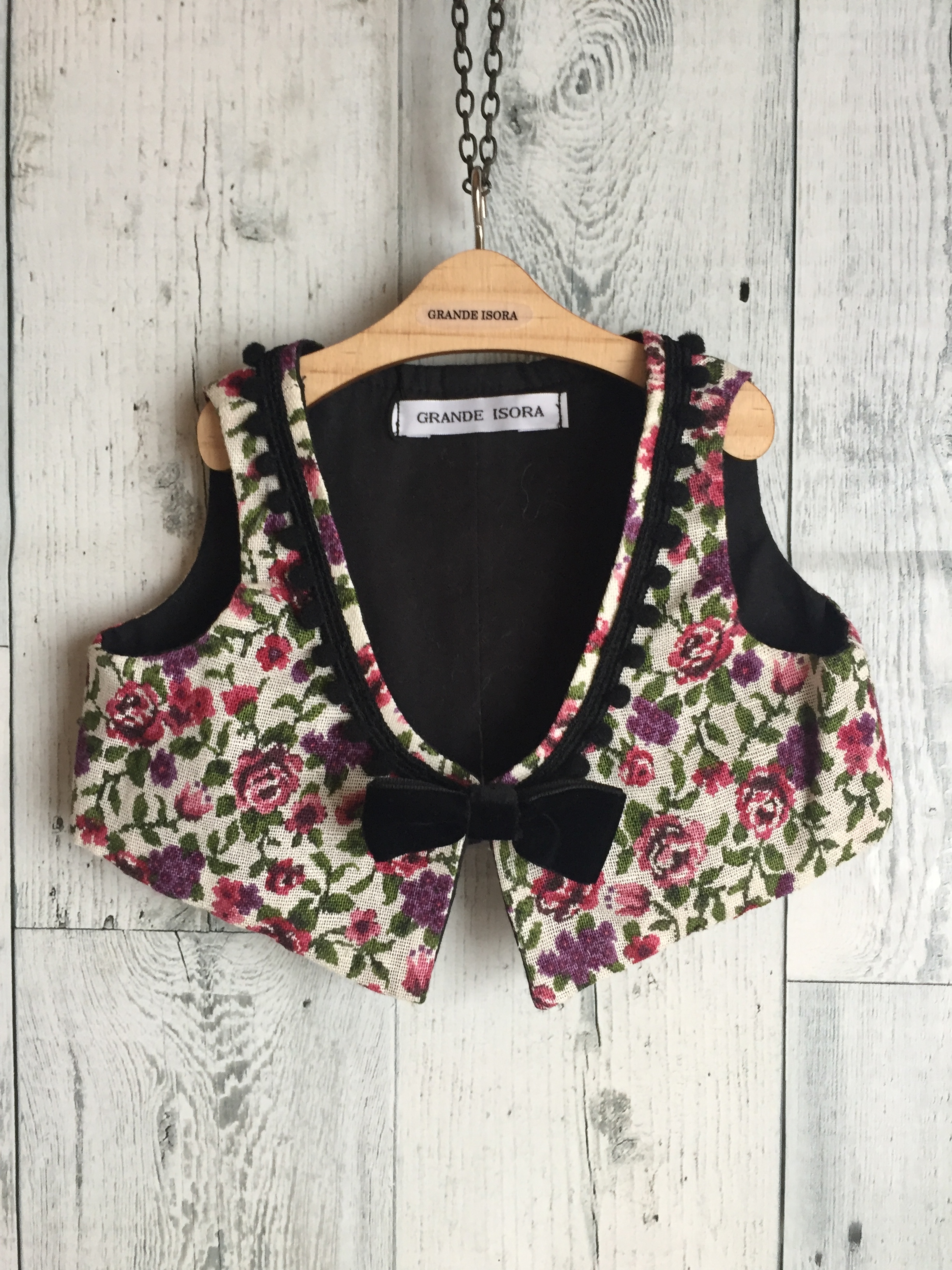 ダッフィーサイズのお洋服 ゴブラン織り風の花柄ベスト Iichi ハンドメイド クラフト作品 手仕事品の通販