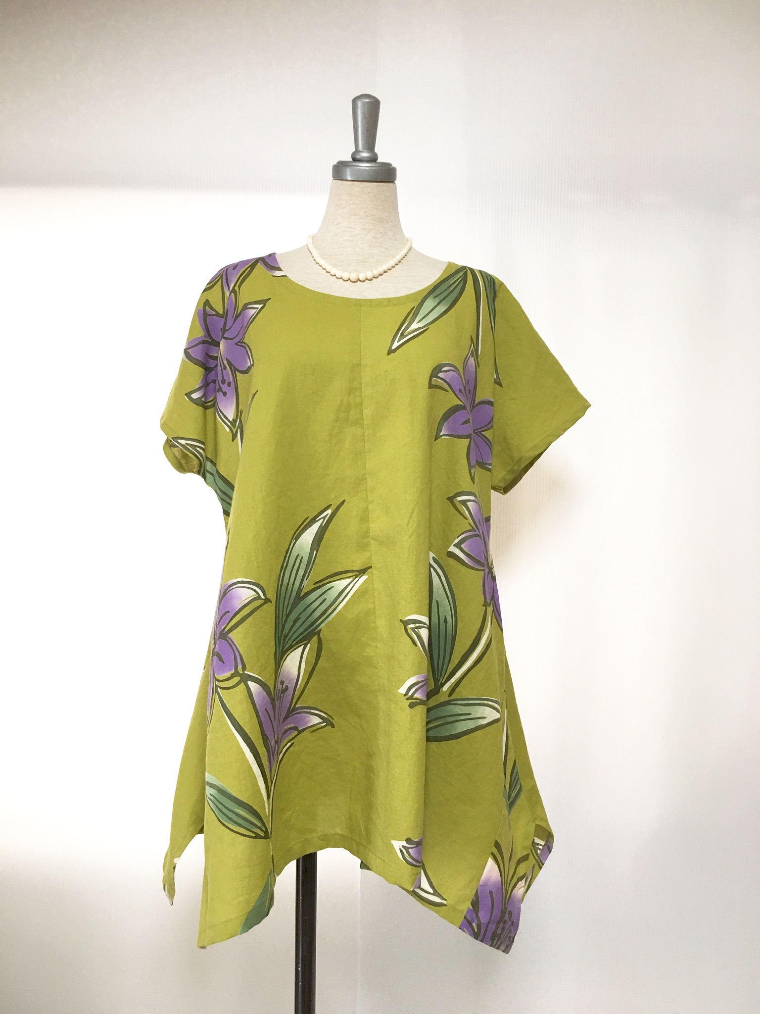 浴衣新反地からのデザインチュニック 山本寛斎 着物リメイク 着丈74 Iichi ハンドメイド クラフト作品 手仕事品の通販