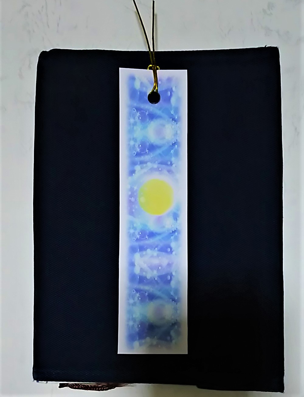 光の絵3種の栞 しおり 海に光る貝殻 月と星と花 月の光のイラスト パステルアートのブックマーク Iichi ハンドメイド クラフト作品 手仕事品の通販
