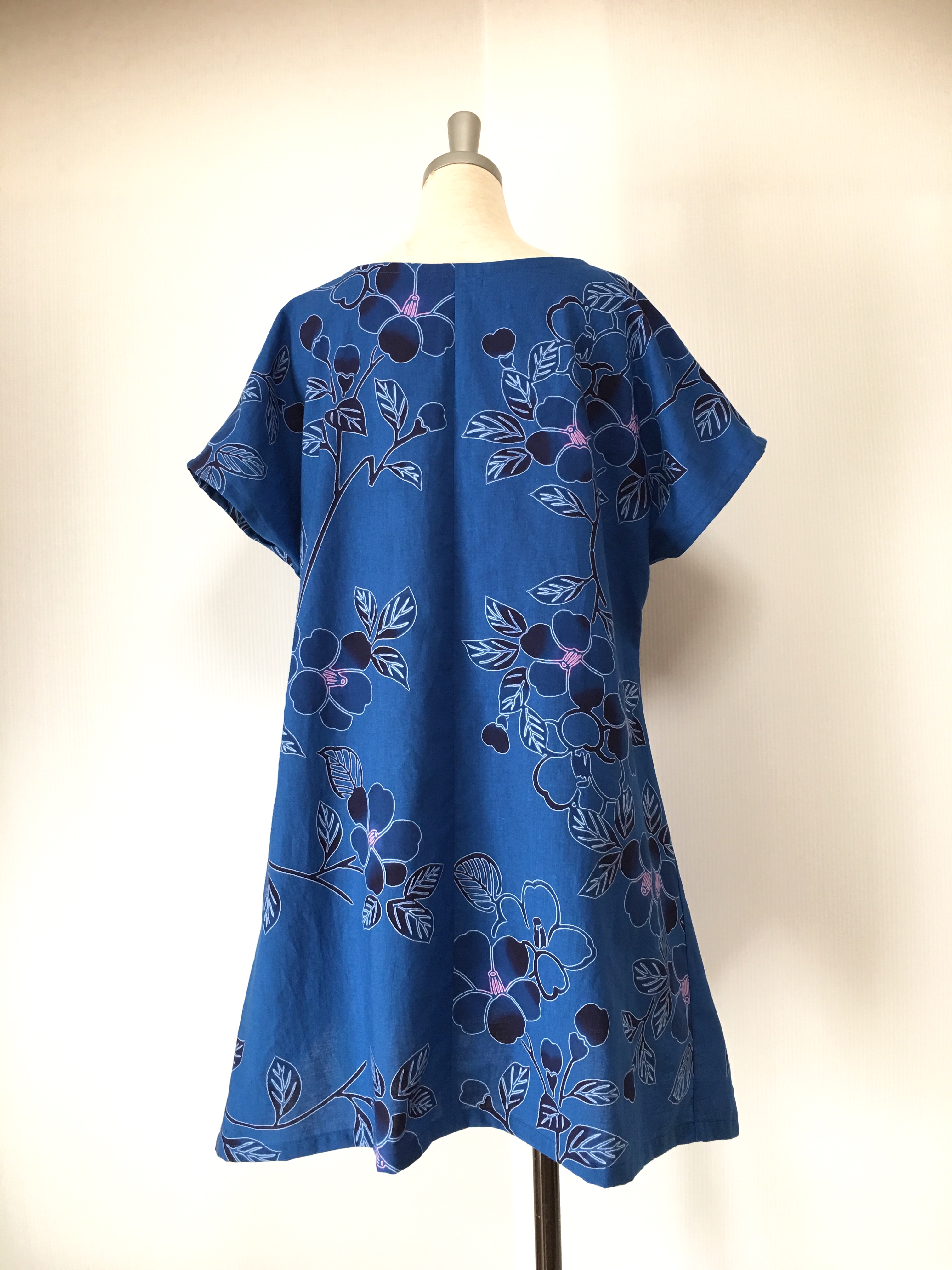 浴衣新反地からのデザインチュニック 着物リメイク | iichi ハンドメイド・クラフト作品・手仕事品の通販 浴衣新反地からのデザインチュニック 着物リメイク | iichi ハンドメイド・クラフト作品・手仕事品の通販
