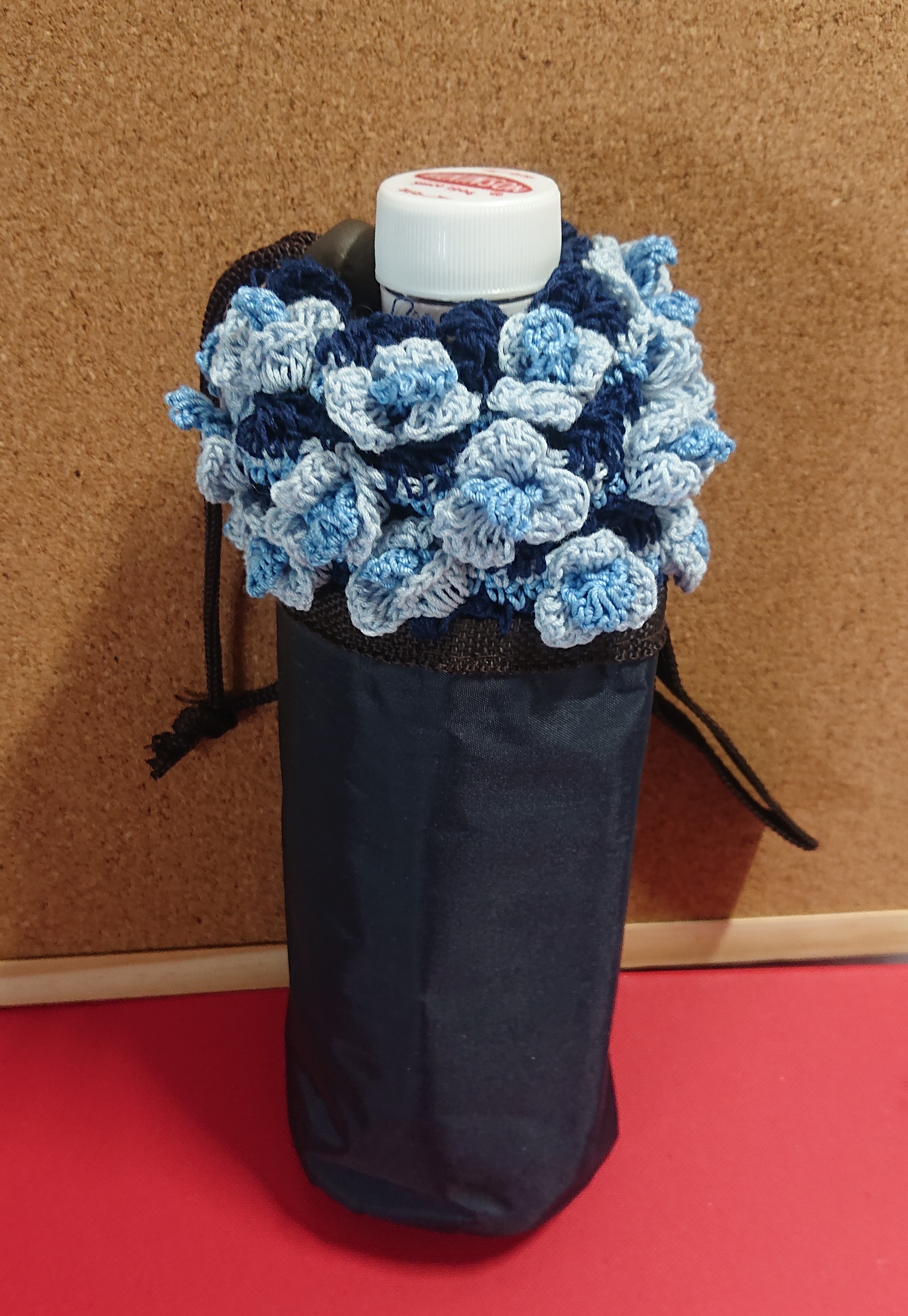 お花飾りのペットボトルカバー Iichi ハンドメイド クラフト作品 手仕事品の通販