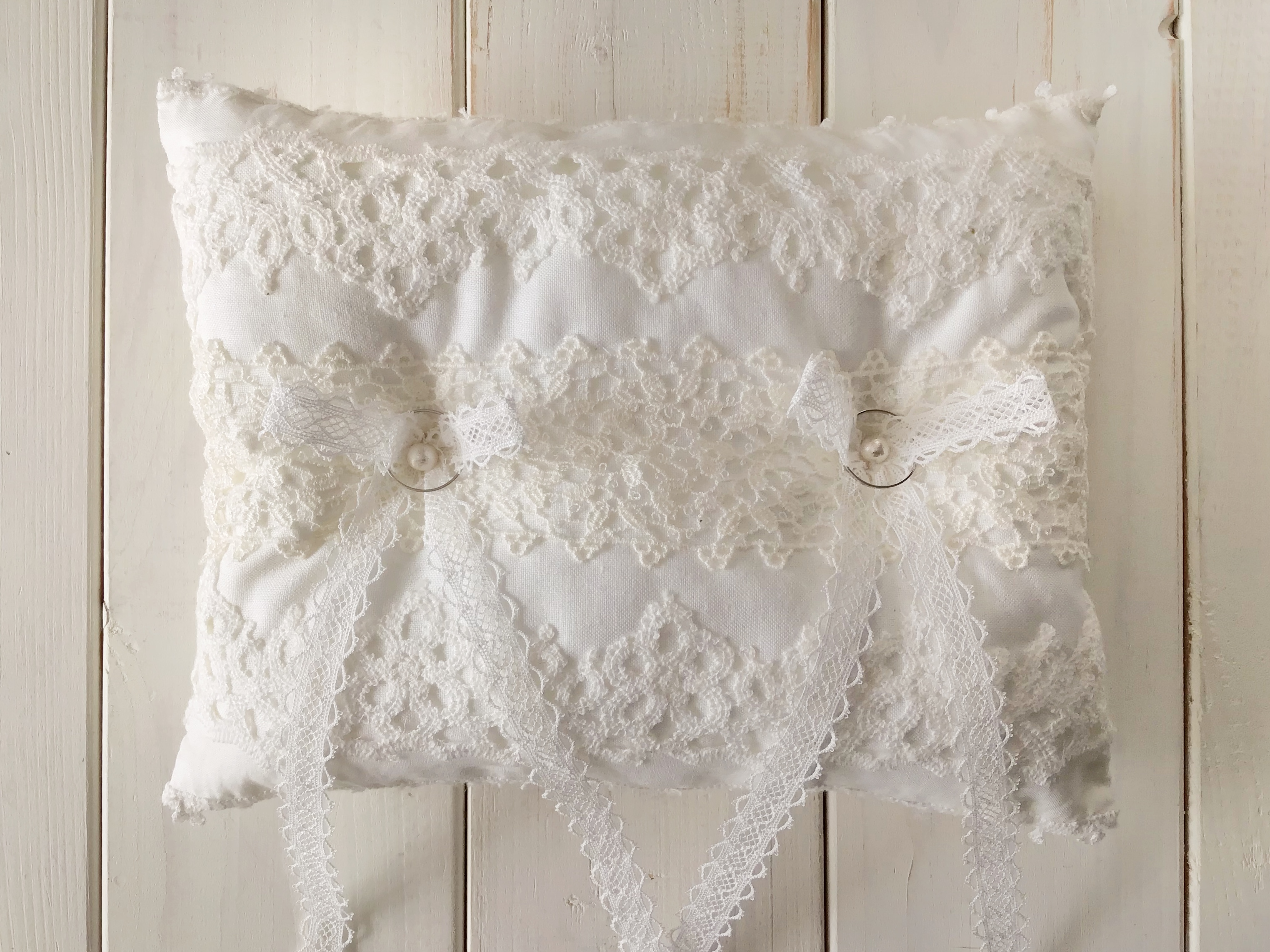 コサージュ付きリングピロー スクエア コットン ホワイト Iichi ハンドメイド クラフト作品 手仕事品の通販