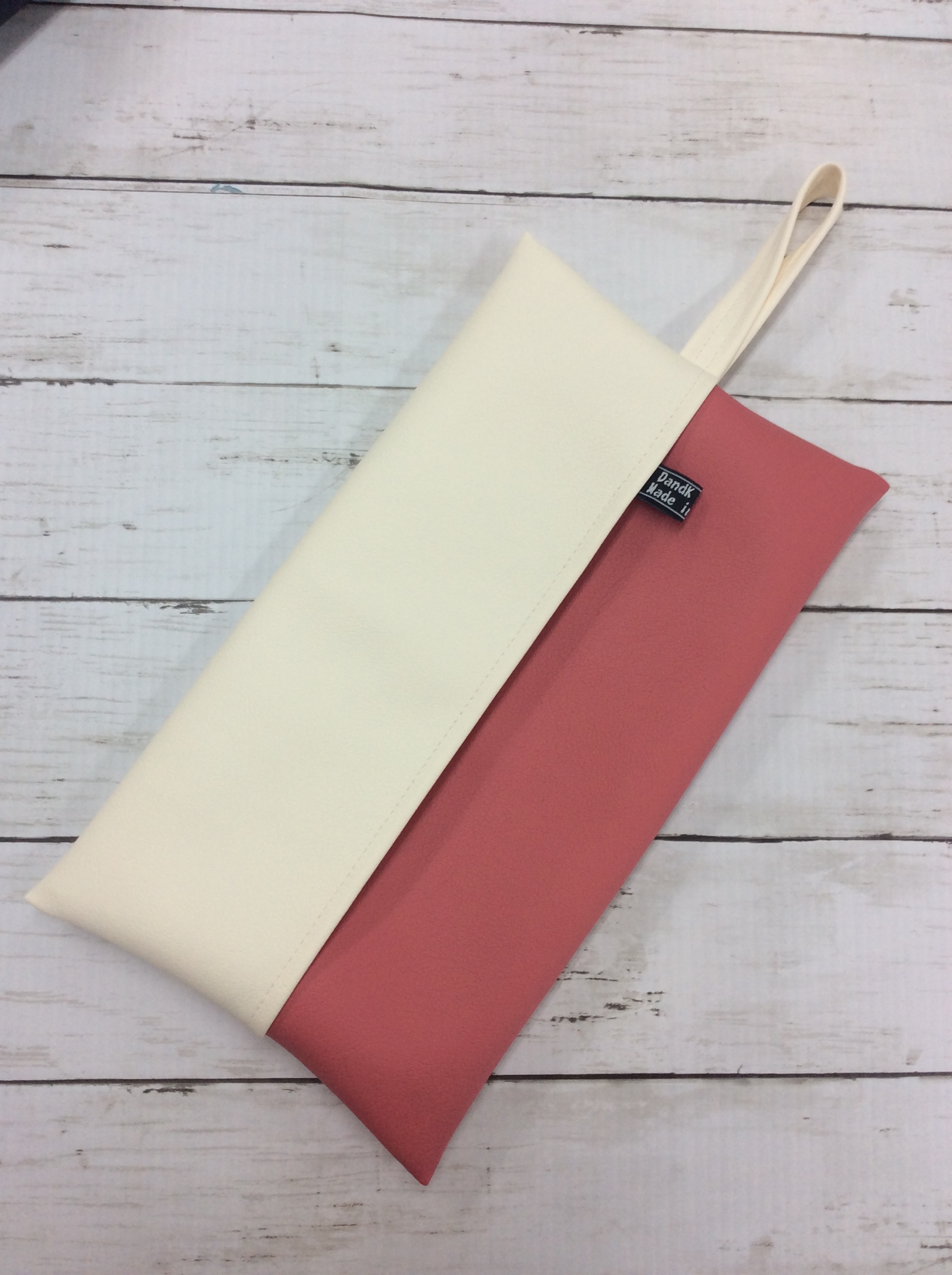 Pvcレザー 吊り下げボックスティッシュカバー Iichi ハンドメイド クラフト作品 手仕事品の通販