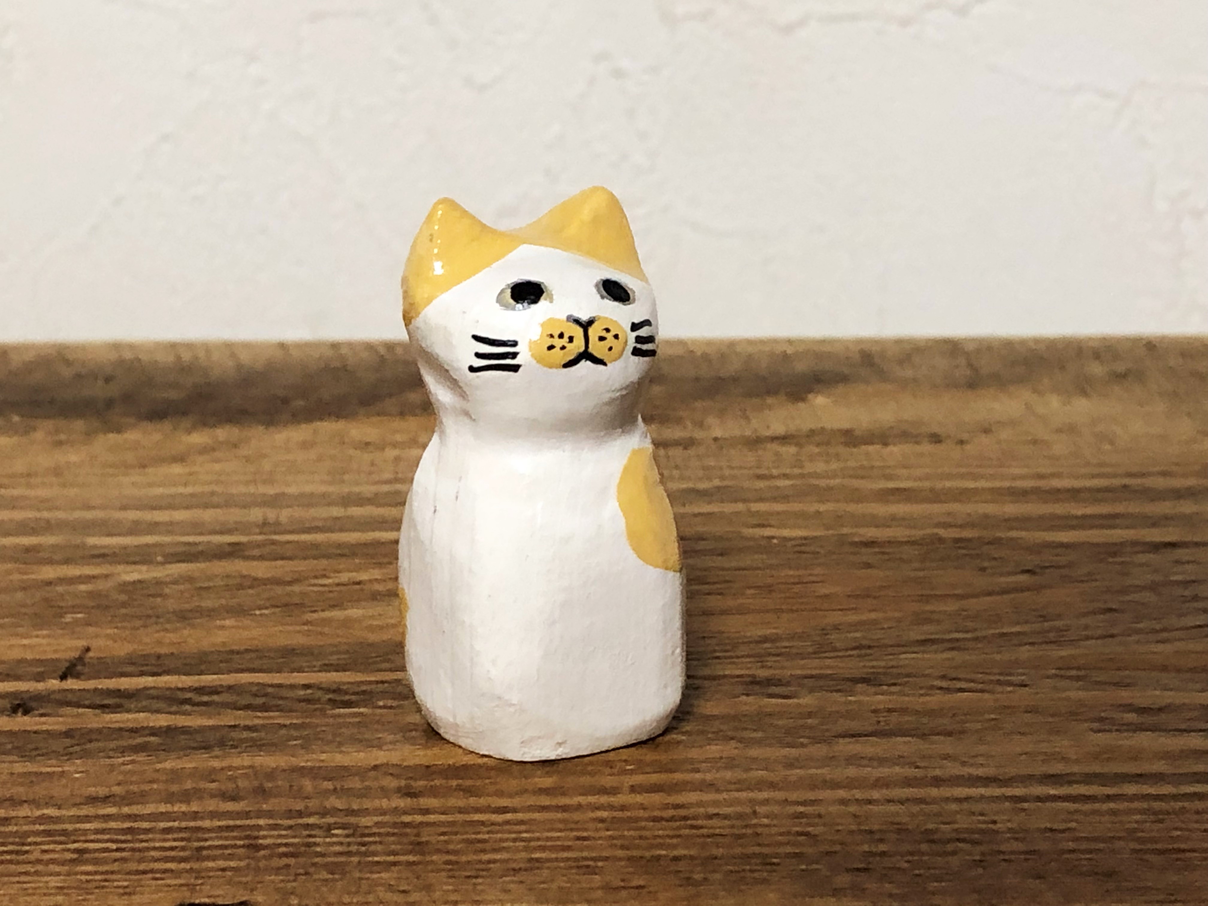 木彫り猫 小さなぶち猫 Iichi ハンドメイド クラフト作品 手仕事品の通販