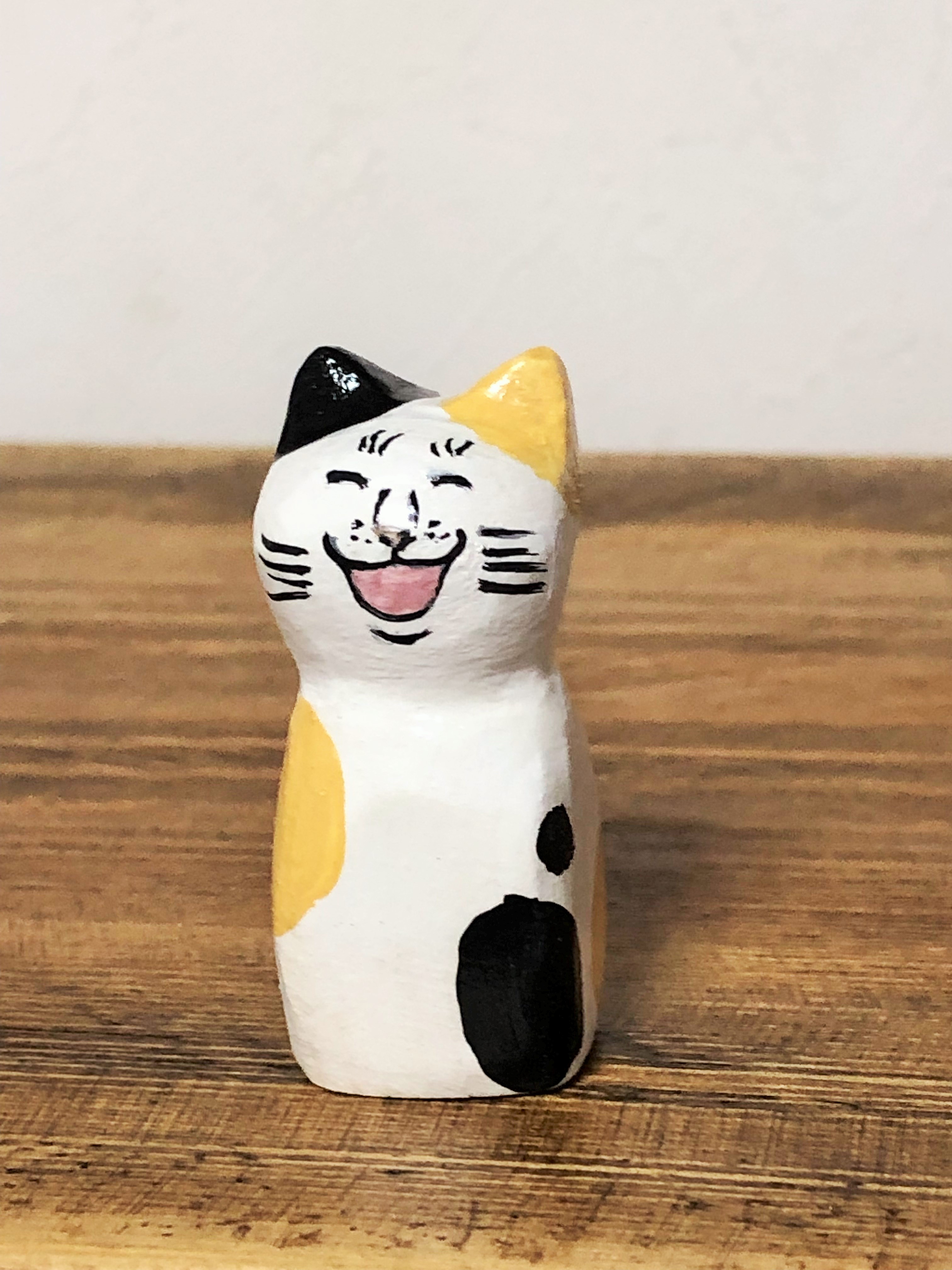 木彫り猫 小さなぶち猫 Iichi ハンドメイド クラフト作品 手仕事品の通販