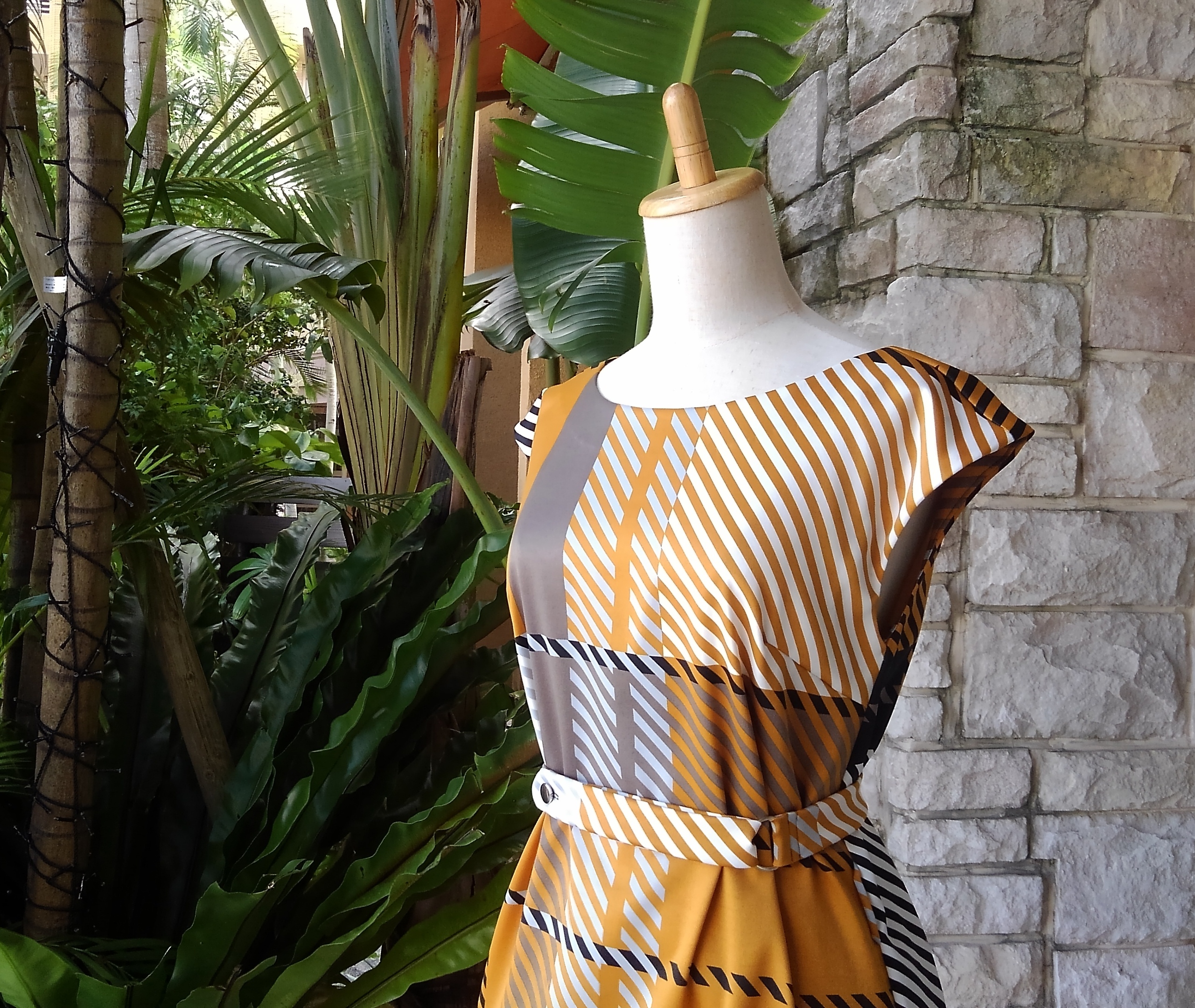 琉球舞踊.衣装①若衆踊り.脚絆②創作踊り.脚絆③どぅじん