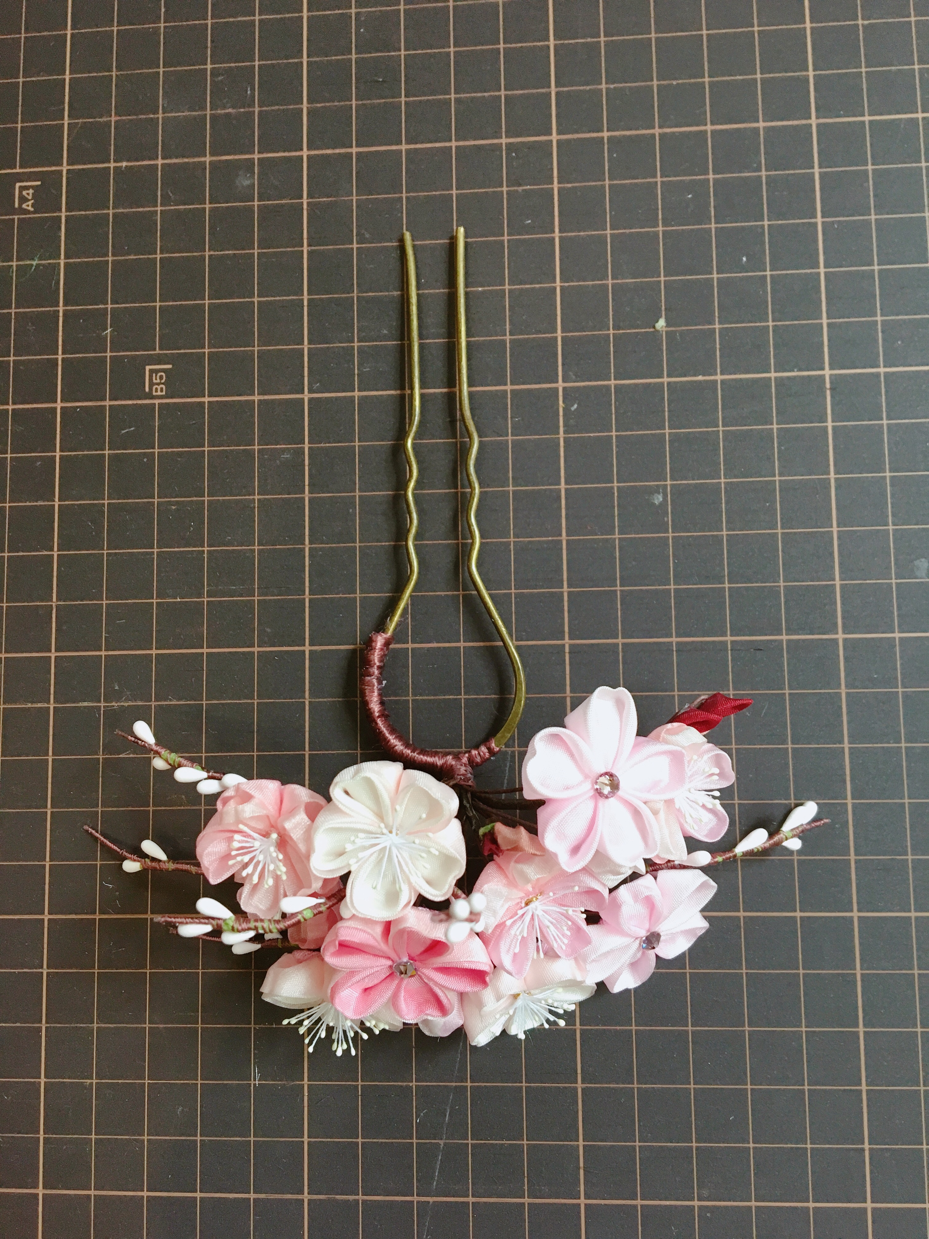 つまみ細工 成人式 結婚式用髪飾り 桜さくら Iichi ハンドメイド クラフト作品 手仕事品の通販