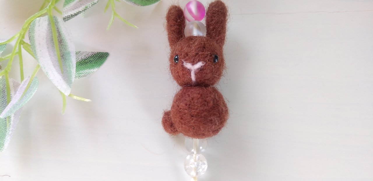 うさうさストラップ 立ち耳 チョコレート ガラスビーズ Iichi ハンドメイド クラフト作品 手仕事品の通販