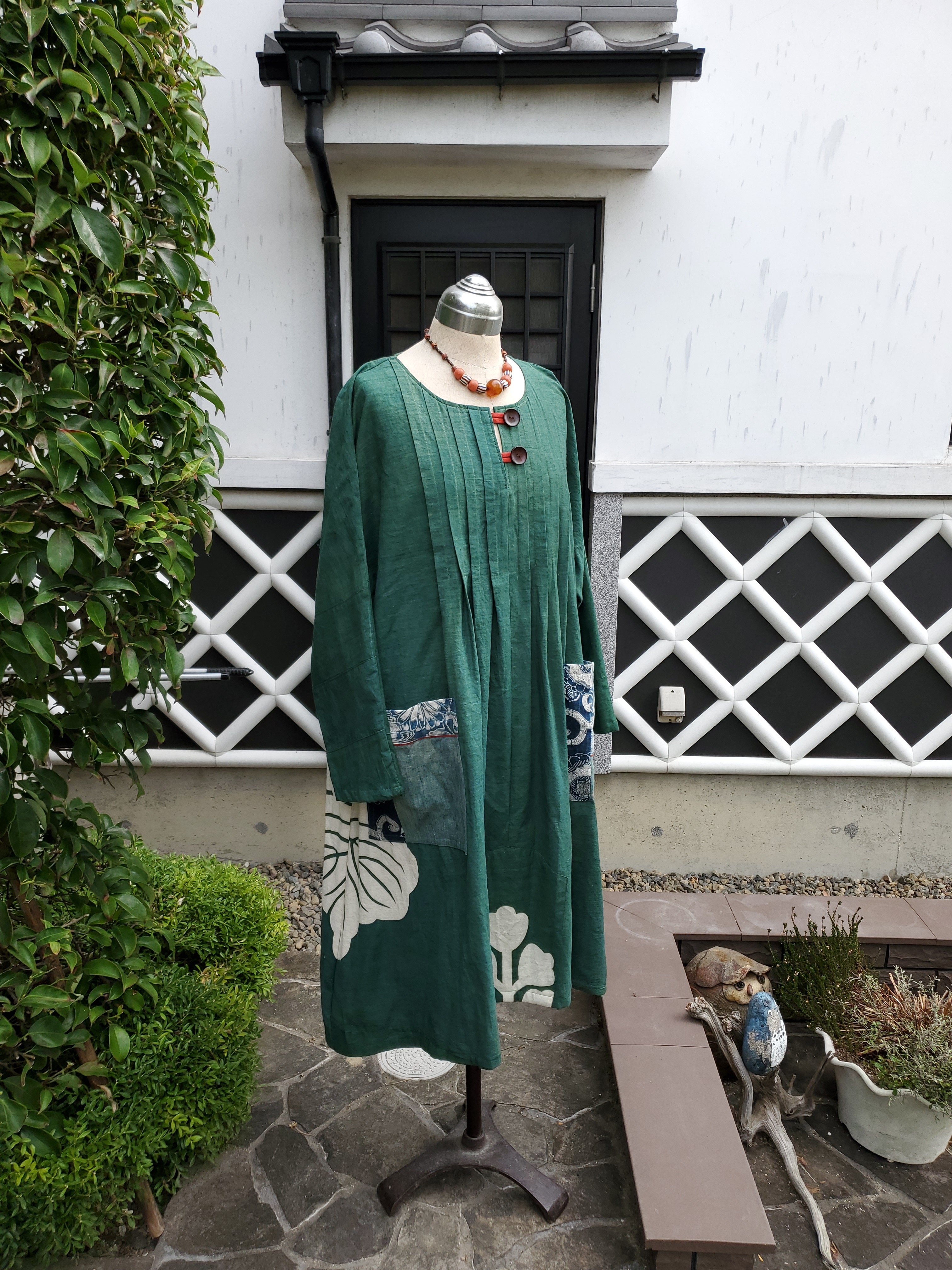 着物リメイク ハンドメイド 紋 ビックワンピース Iichi ハンドメイド クラフト作品 手仕事品の通販