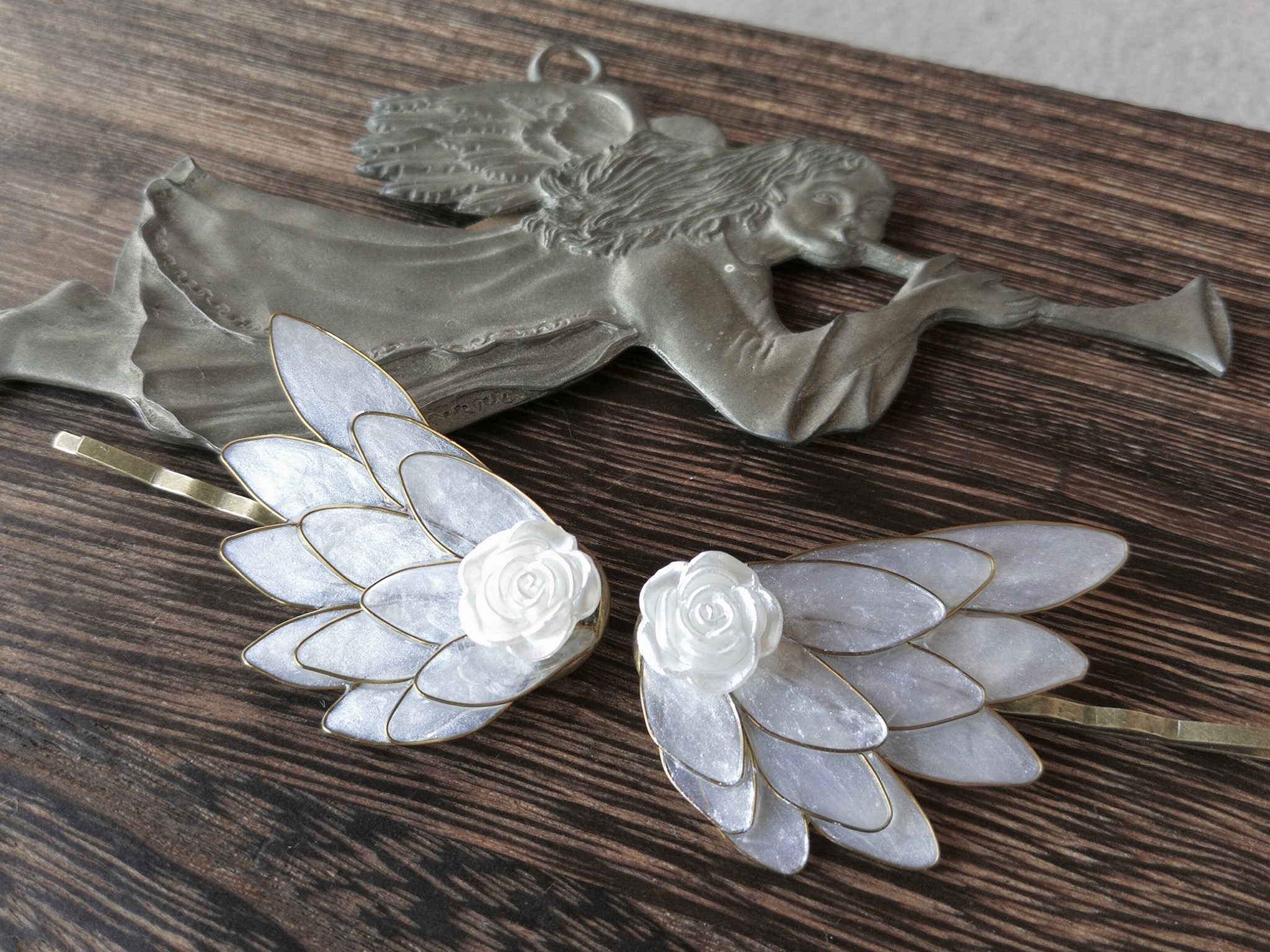 天使の羽根のヘアピン Iichi ハンドメイド クラフト作品 手仕事品の通販
