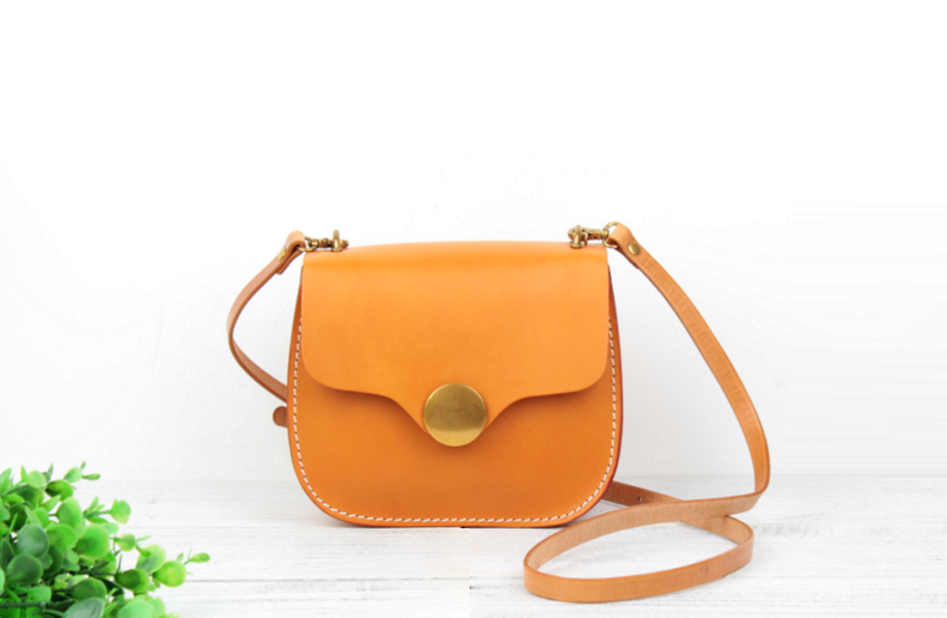 本革 レトロキュートレザーショルダーバッグ Brown Iichi ハンドメイド クラフト作品 手仕事品の通販