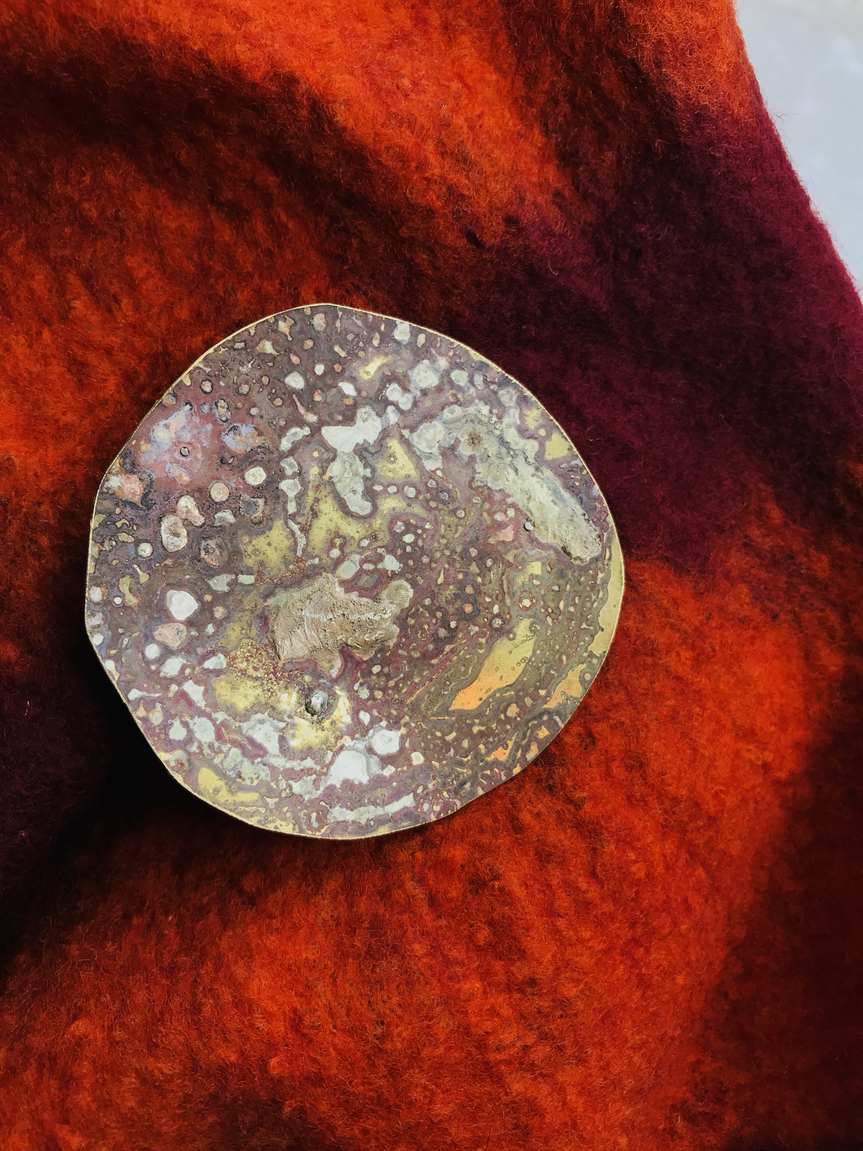 黄銅の月 大 ブローチ 950silverと真鍮 Iichi ハンドメイド クラフト作品 手仕事品の通販