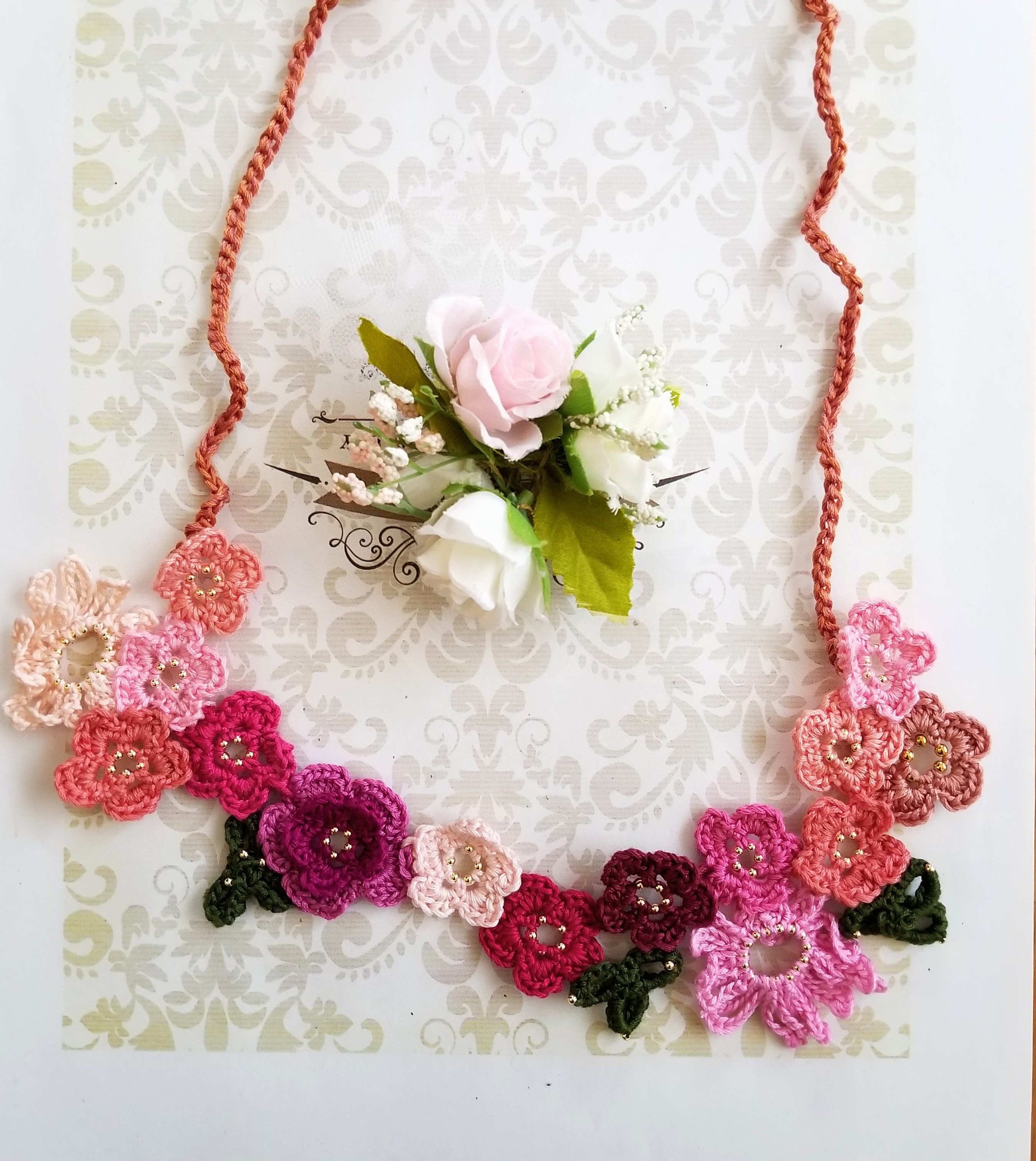可愛いお花のネックレス Iichi ハンドメイド クラフト作品 手仕事品の通販