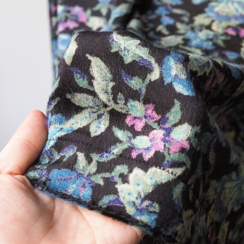 Xs Ll受注制作 アーミッシュ風シンプルワンピース 紫と青の花柄 厚手生地 ベロア素材 Iichi ハンドメイド クラフト作品 手仕事品の通販