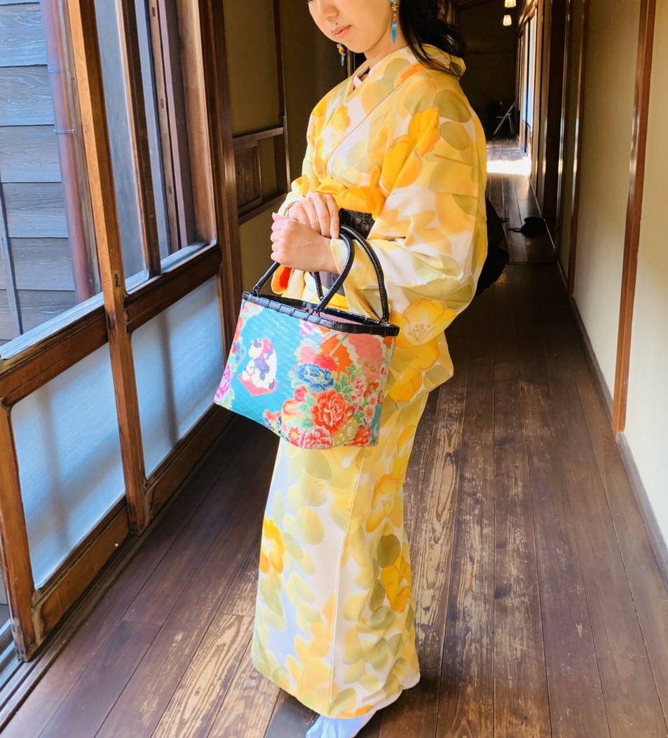 一閑張りバッグ “猫と花” 浮世絵仕上げ | iichi ハンドメイド 