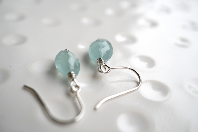 ミルキーアクアマリンの1粒ピアス Iichi ハンドメイド クラフト作品 手仕事品の通販