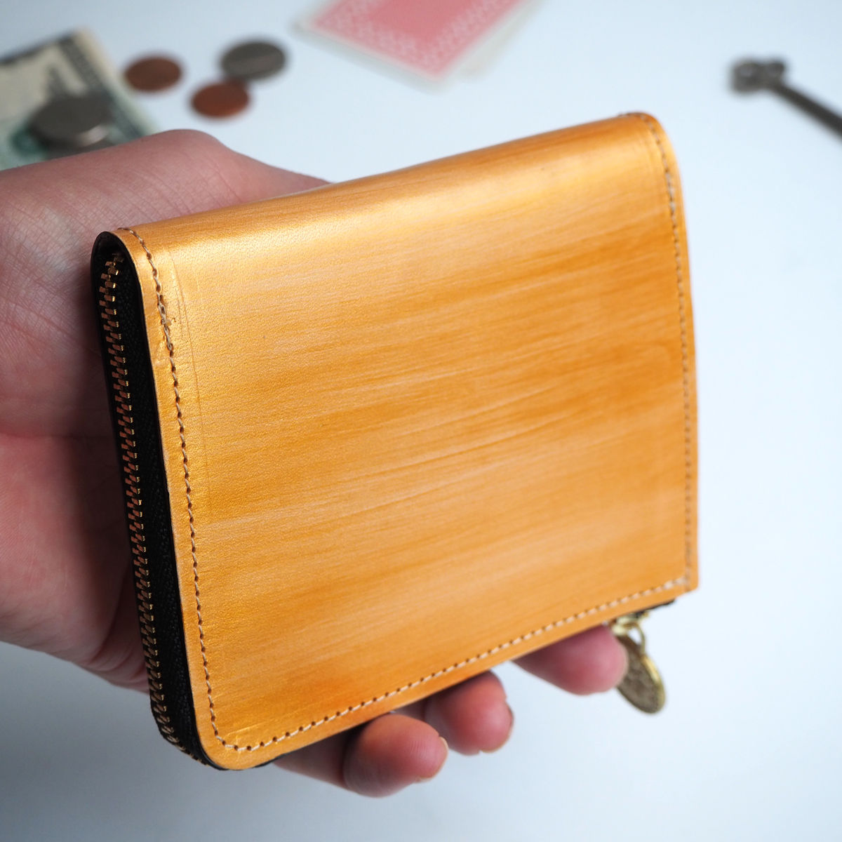 L字ファスナー財布 ペイント ゴールド 本革 コンパクト レディース メンズ Ill 1157 Iichi ハンドメイド クラフト作品 手仕事品の通販