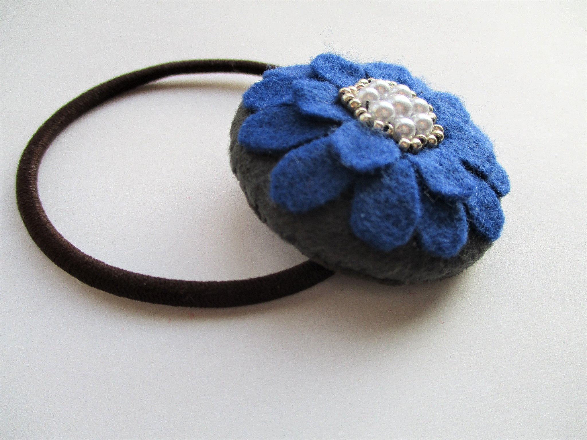 あなたにおすすめの商品 Sale 2色 フェルト お花 ヘアゴム フラワー ビーズ付き Www Everyeventguide Com