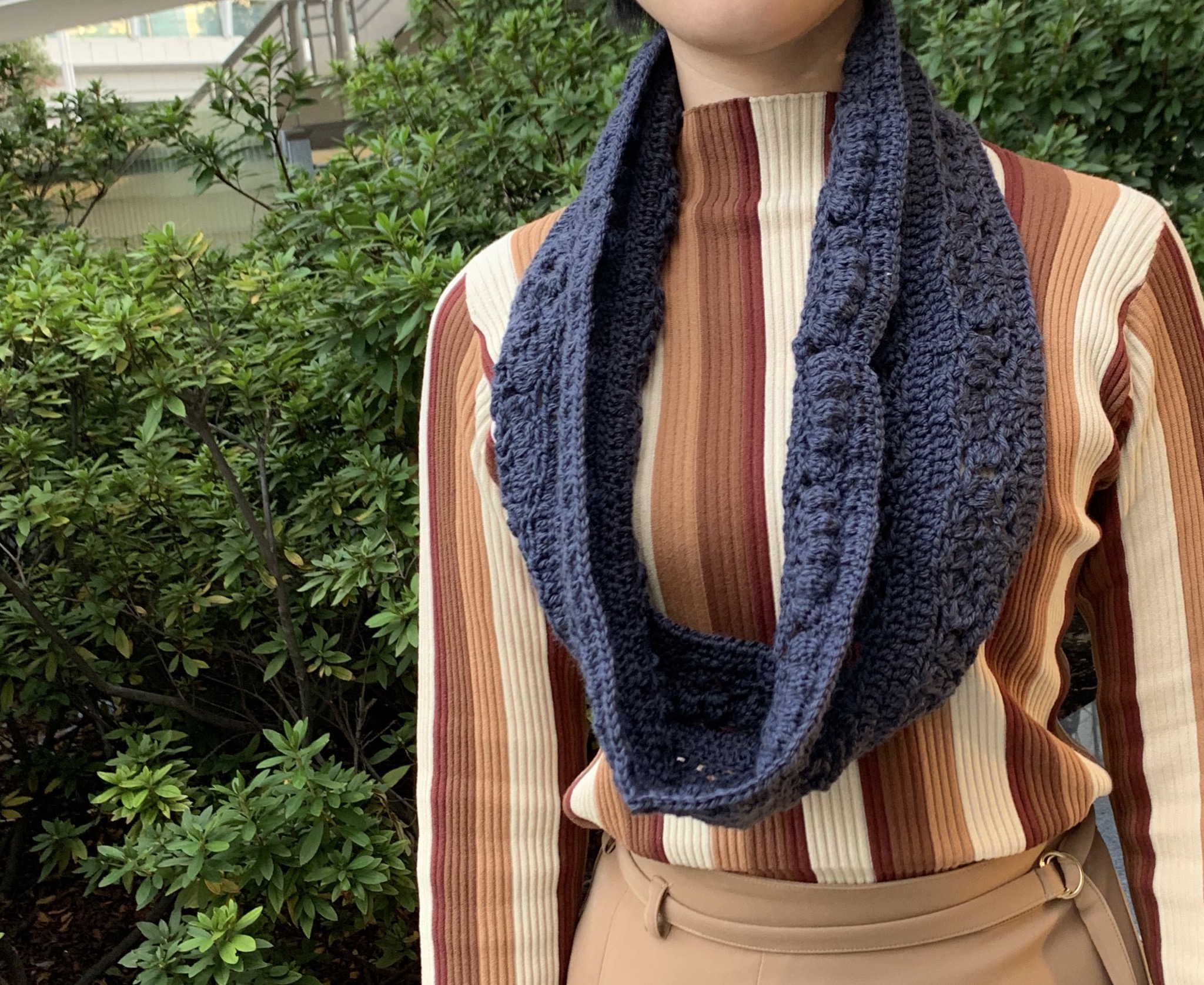 手編みスヌード ネイビー Iichi ハンドメイド クラフト作品 手仕事品の通販