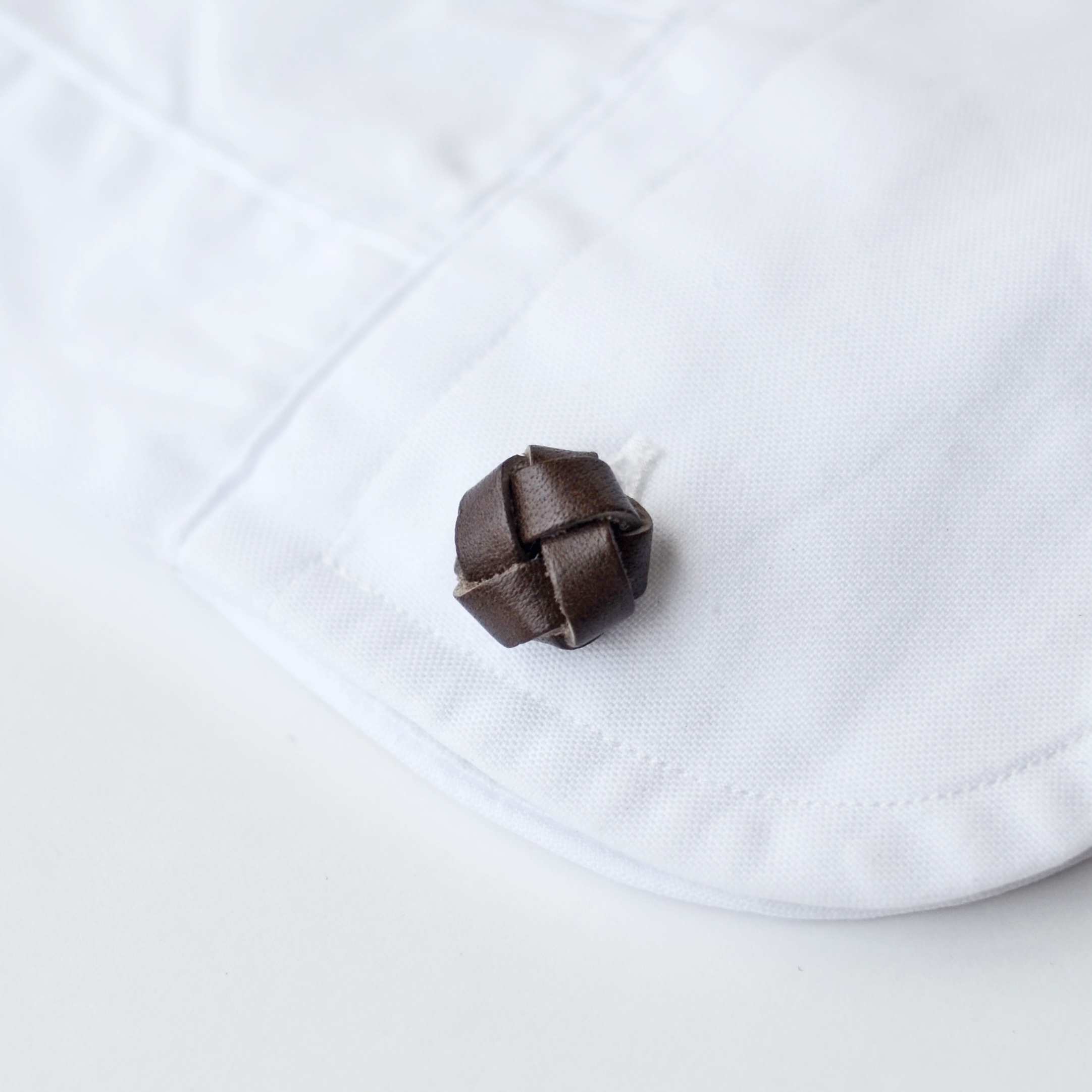 本革 焦茶 玉結び カフスボタン ネクタイピンセット ギフトラッピング無料 Iichi ハンドメイド クラフト作品 手仕事品の通販