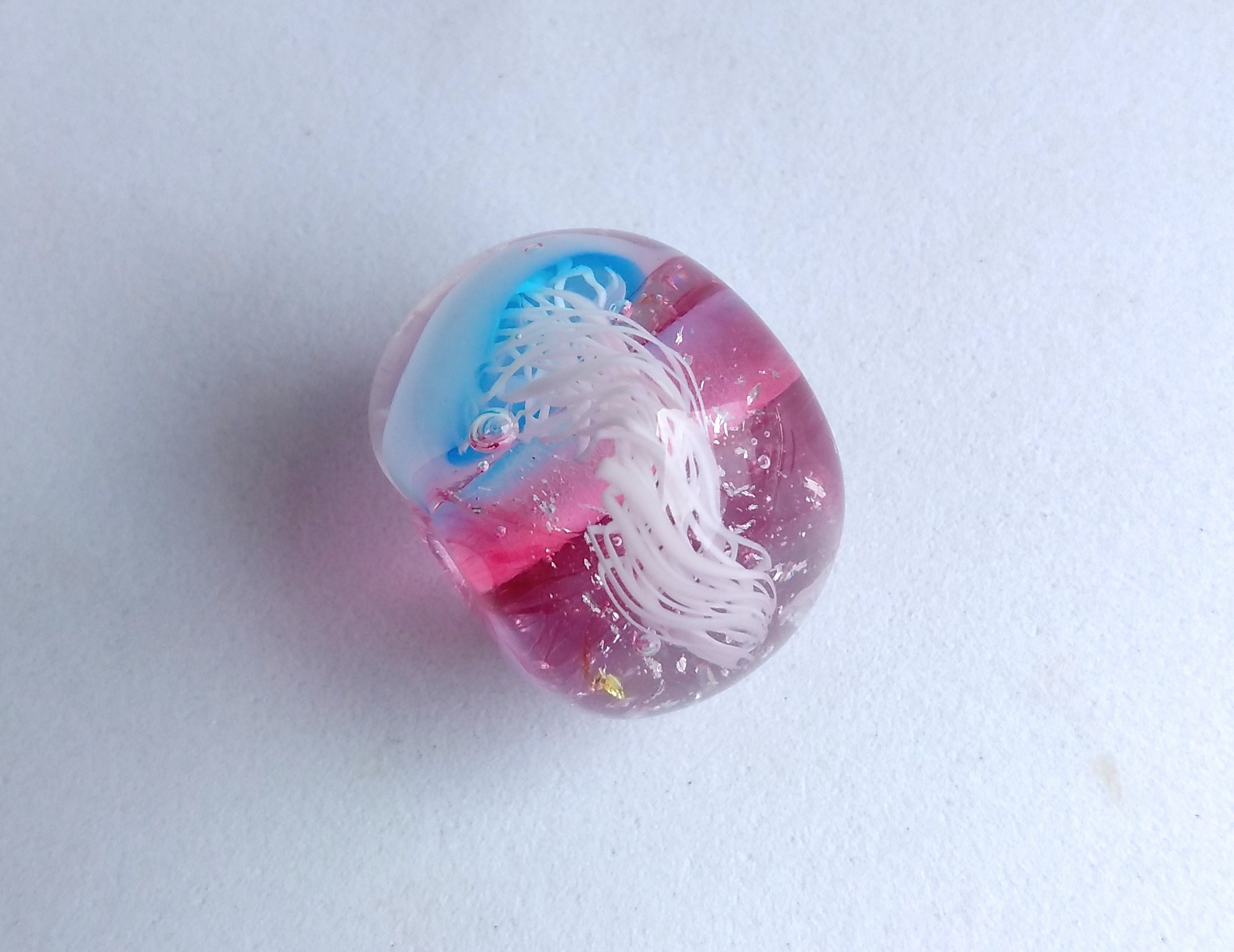 クラゲのとんぼ玉 ピンク2 Iichi ハンドメイド クラフト作品 手仕事品の通販