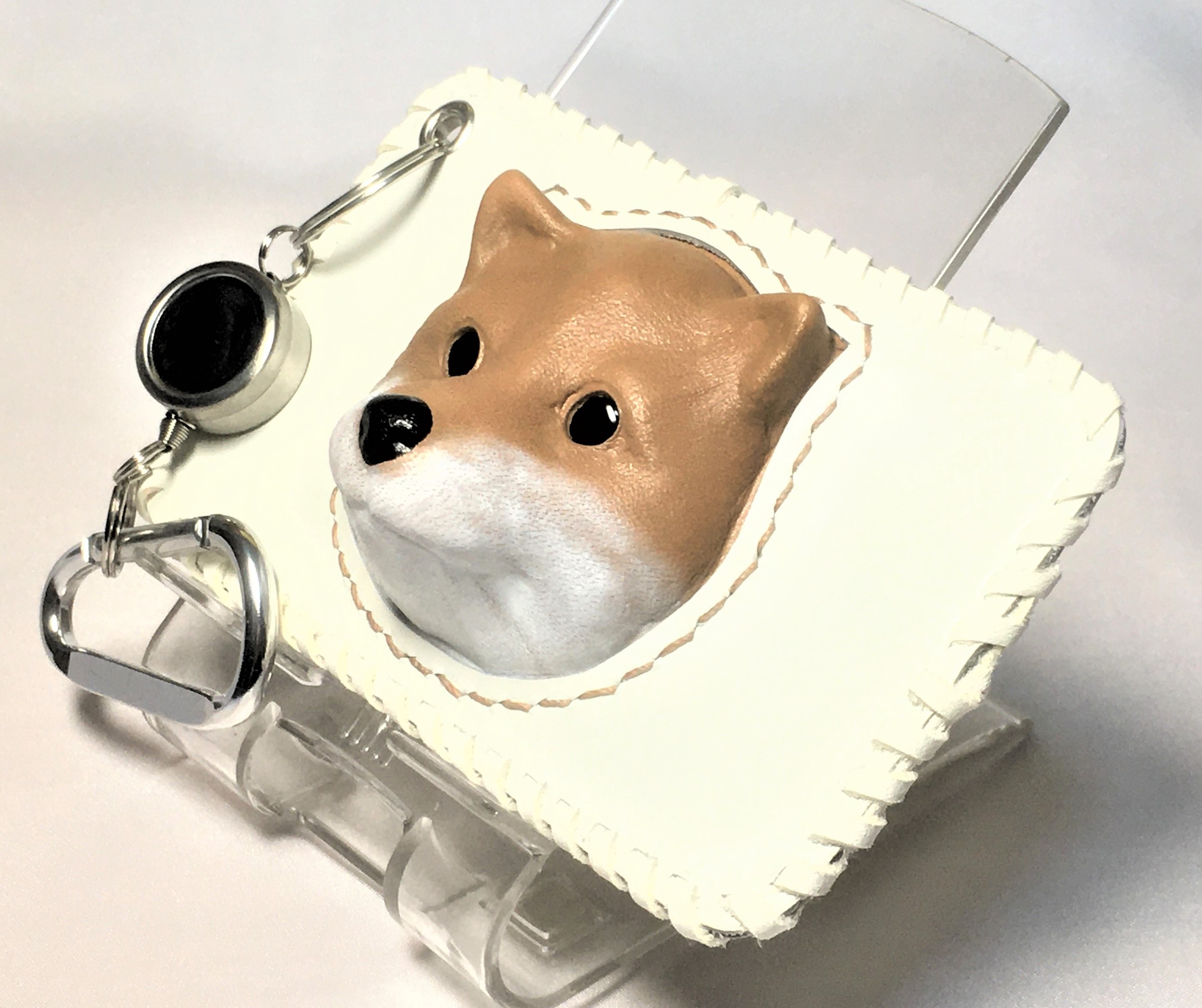 豆柴の本革パスケース クリーム Iichi ハンドメイド クラフト作品 手仕事品の通販