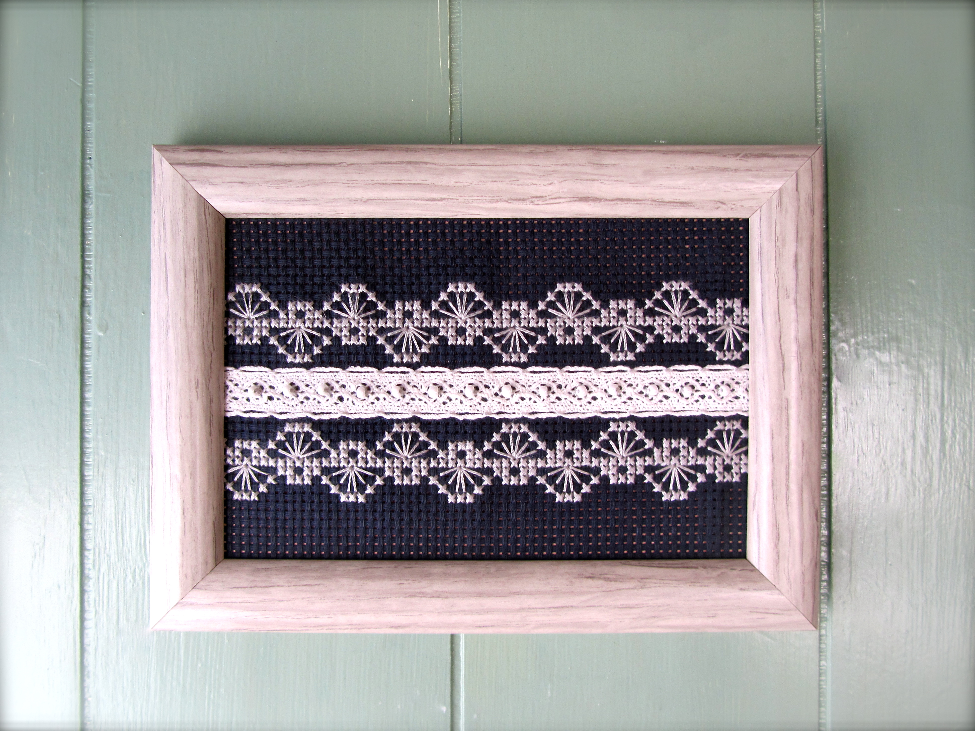 珍しい パネル刺繍ワンピース クロスステッチ ひざ丈ワンピース