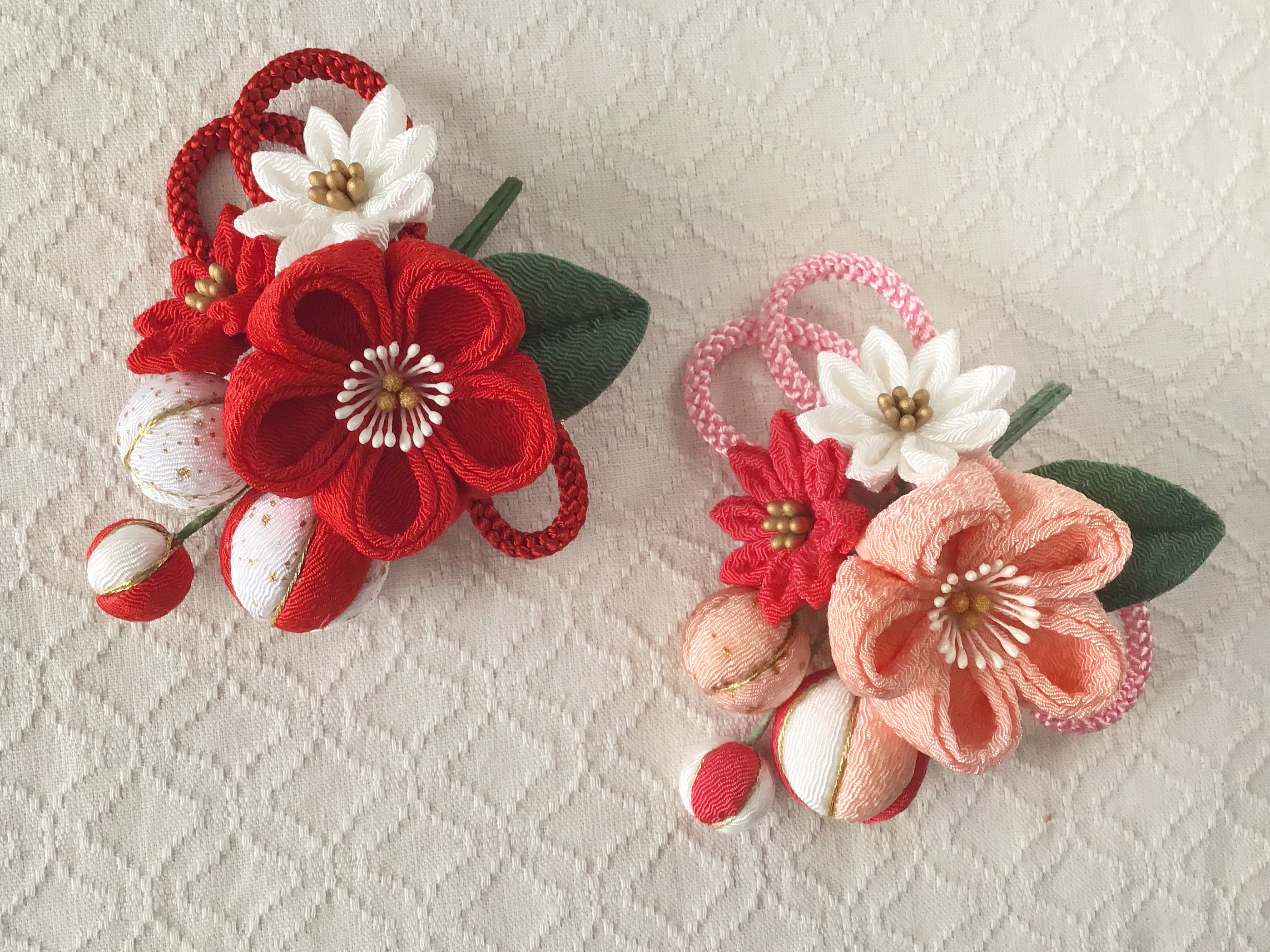 つまみ細工 梅中輪と小菊とちりめん玉の髪飾り 赤 Iichi ハンドメイド クラフト作品 手仕事品の通販