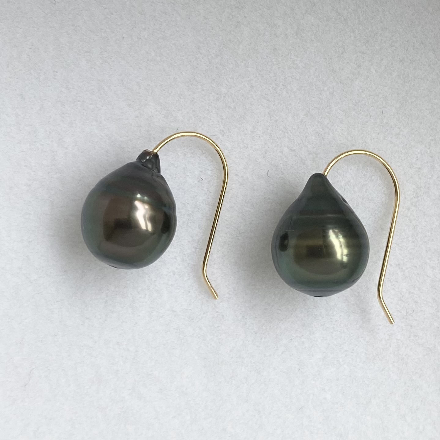 k18》8-8.5㎜珠 黒蝶真珠 バロック ソリティアピアス | iichi 