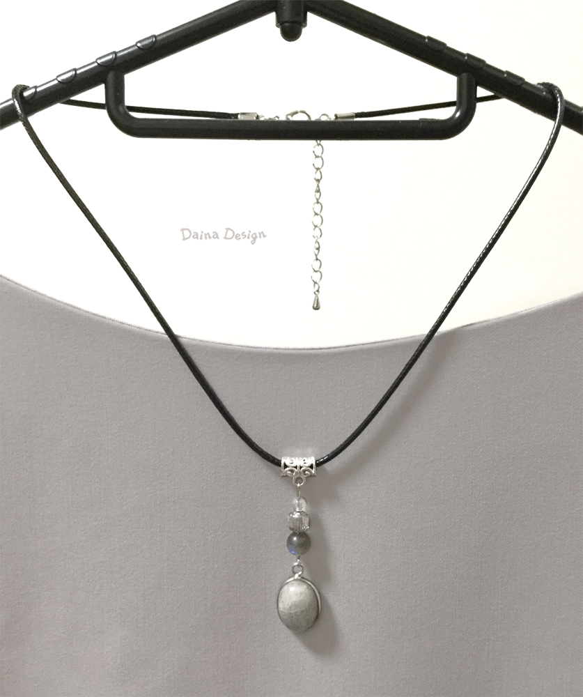 ラブラドライト ネックレス チョーカー レア 大粒 天然石 ダイナデザイン 黒 シルバーカラー Iichi ハンドメイド クラフト作品 手仕事品の通販