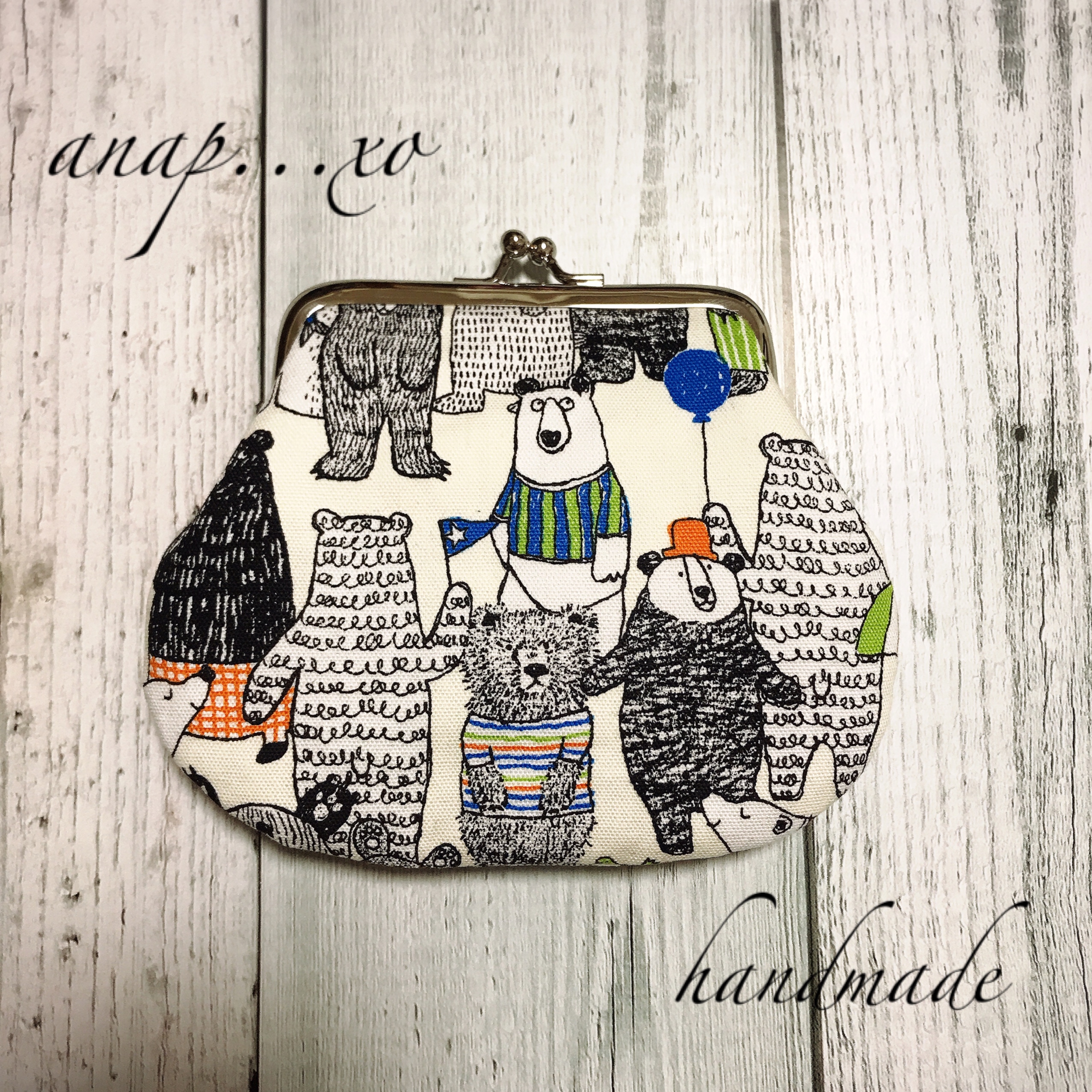 お洒落なクマさん 手のひらサイズ がま口 ポーチ Iichi ハンドメイド クラフト作品 手仕事品の通販 お洒落なクマさん 手のひらサイズ がま口 ポーチ Iichi ハンドメイド クラフト作品 手仕事品の通販