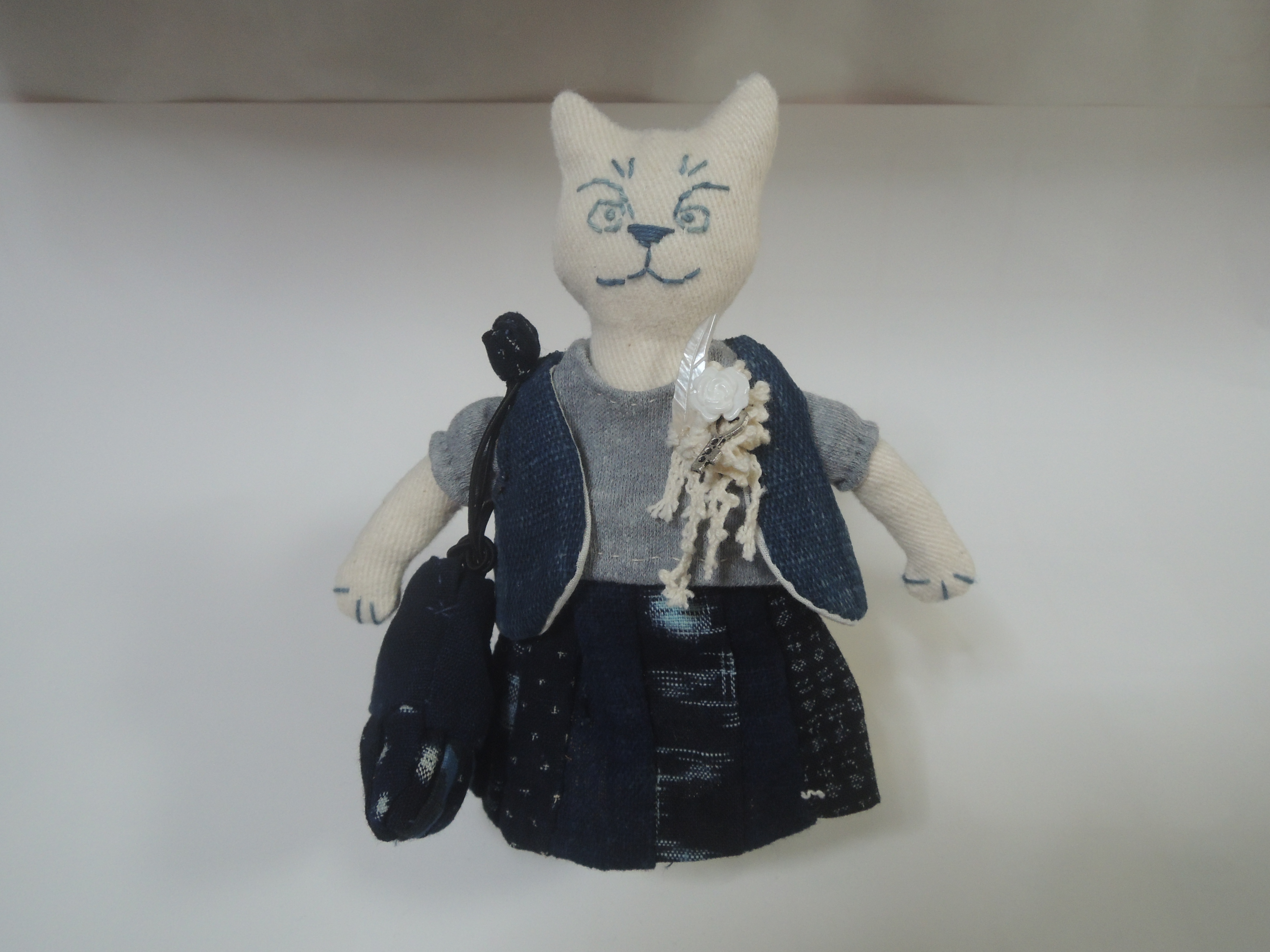 お洒落な猫のブローチその４ Iichi ハンドメイド クラフト作品 手仕事品の通販