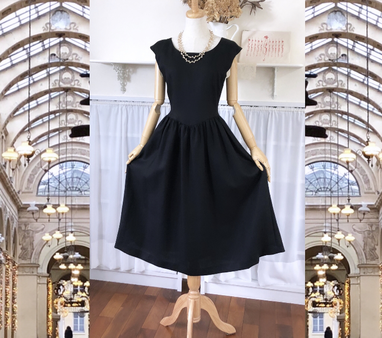 黒のリネンワンピース フレンチスリーブ Vカットギャザーsk シック エレガント リトルブラックドレス Iichi ハンドメイド クラフト作品 手仕事品の通販