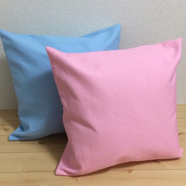 帆布のシンプルなパステルカラーのクッションカバー ピンク 水色 Iichi ハンドメイド クラフト作品 手仕事品の通販