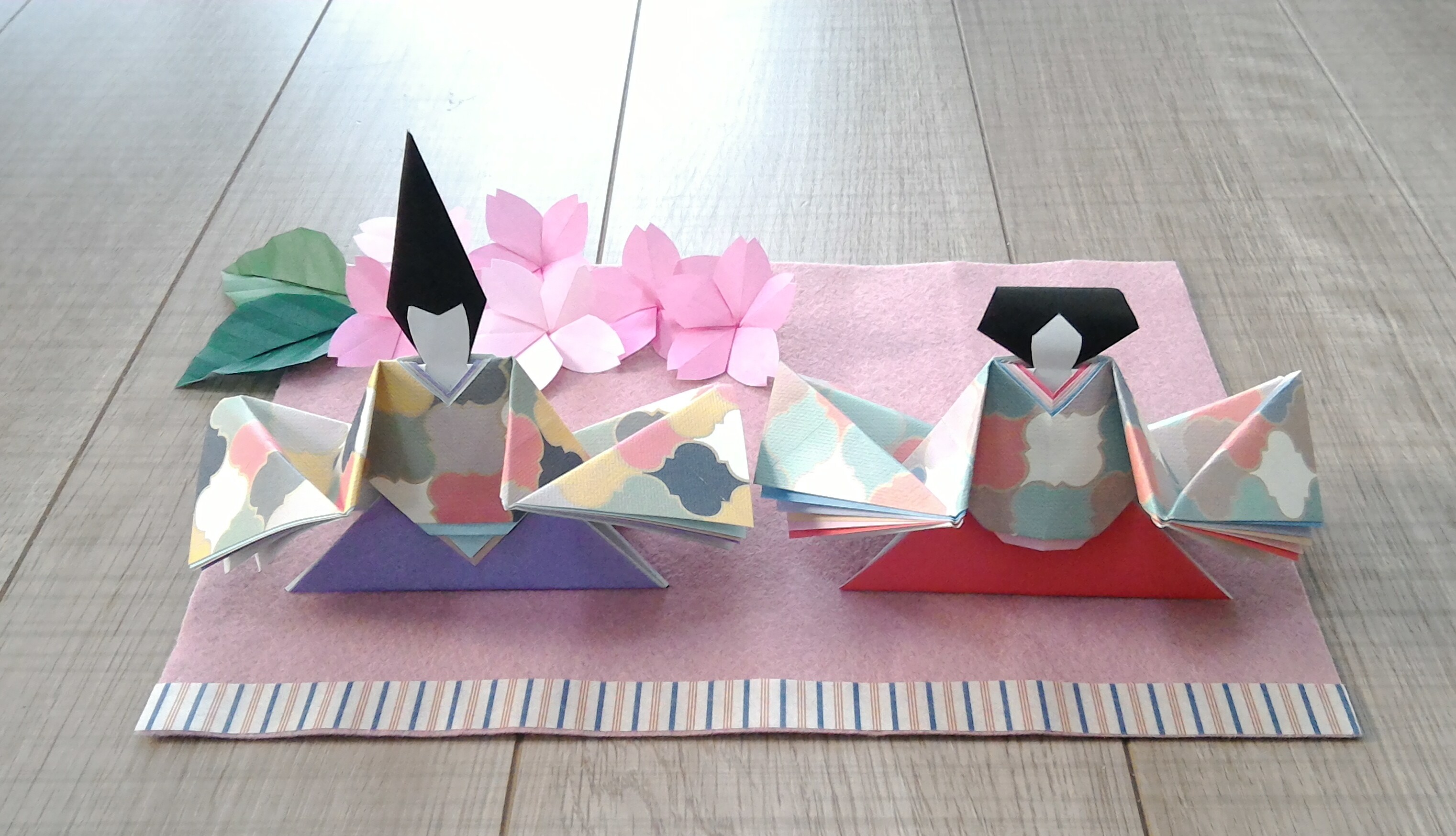 ひな祭り折り紙 - 桃 の 花 編み 方 / From 折り (おり, ori, folding) +‎ 紙 (かみ, kami, paper