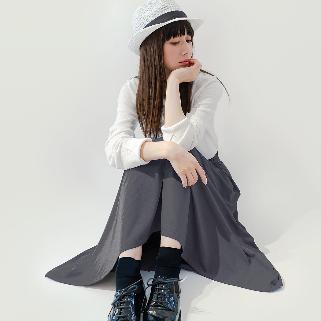 年間ok フェザーグレー 上質なカットソー素材 ロングスカート Adele Feather Iichi ハンドメイド クラフト作品 手仕事品の通販