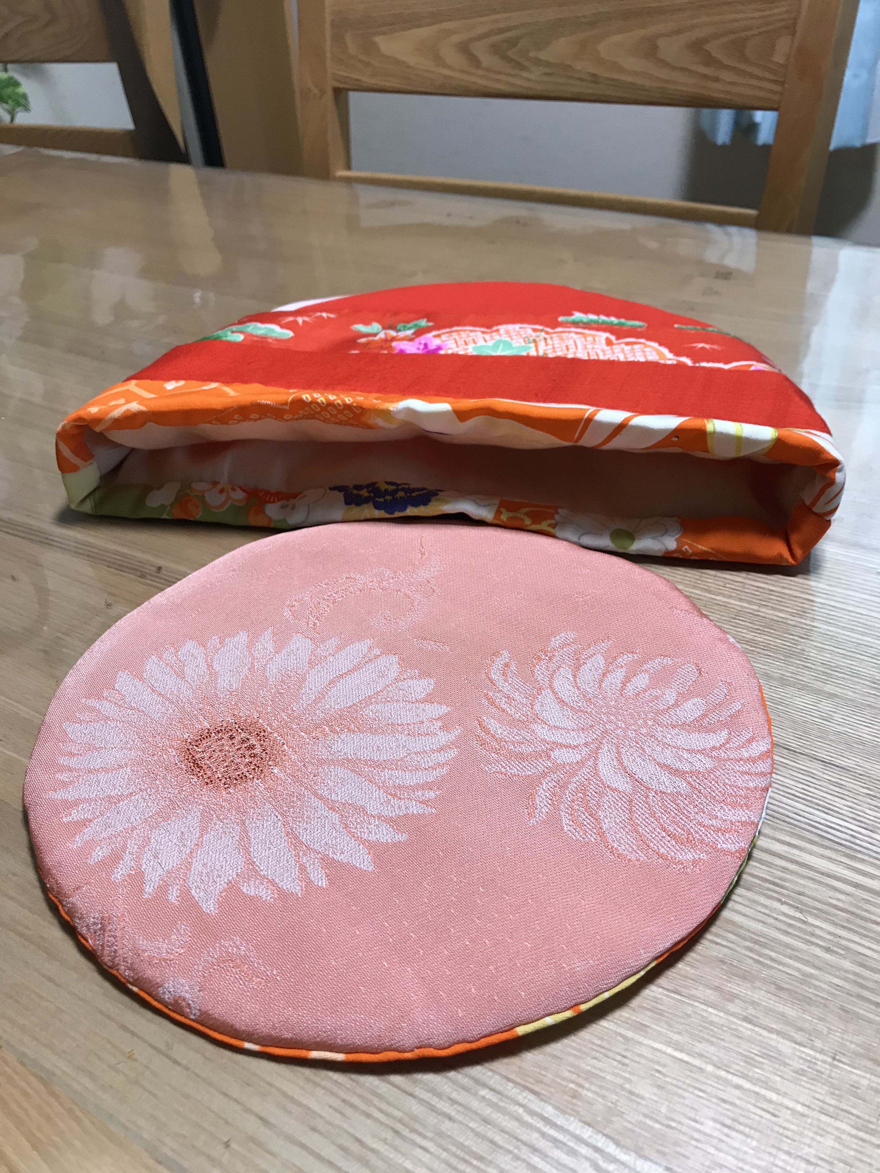 セール ヴィンテージ着物の茶帽子 ベィビーレッドが並んだ並んだ Iichi ハンドメイド クラフト作品 手仕事品の通販 セール ヴィンテージ着物の茶帽子 ベィビーレッドが並んだ並んだ Iichi ハンドメイド クラフト作品 手仕事品の通販