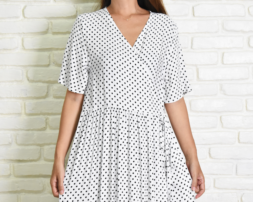 ドット柄カシュクールワンピース ホワイト Iichi ハンドメイド クラフト作品 手仕事品の通販