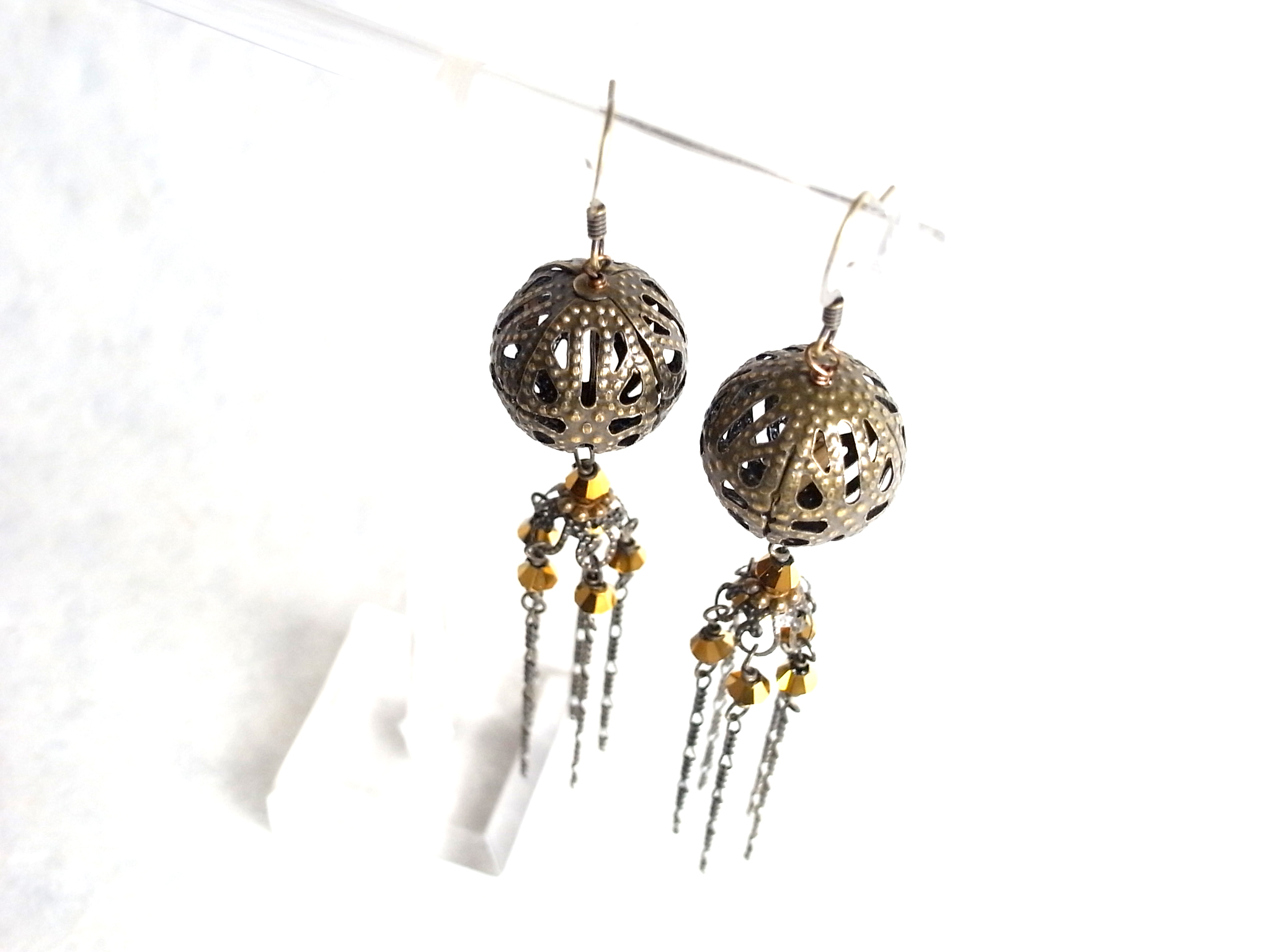 ピアス 手毬の様なアジアン透かしビーズ 真鍮古美 Iichi ハンドメイド クラフト作品 手仕事品の通販