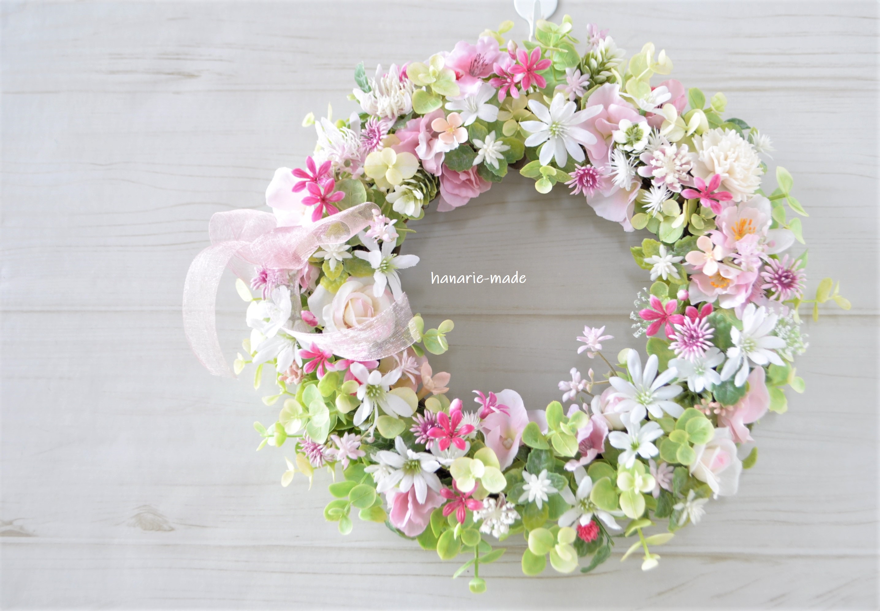 再販 ちいさな幸せ うす桃色の小花のリース ピンク バラ さくら 春 Iichi ハンドメイド クラフト作品 手仕事品の通販