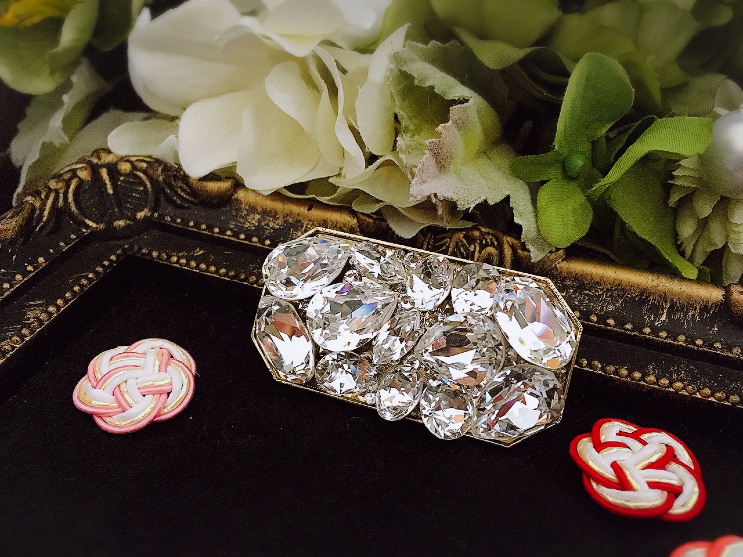 スワロフスキー クリスタルデコ 帯留 大きめストーン盛りデザイン Iichi ハンドメイド クラフト作品 手仕事品の通販