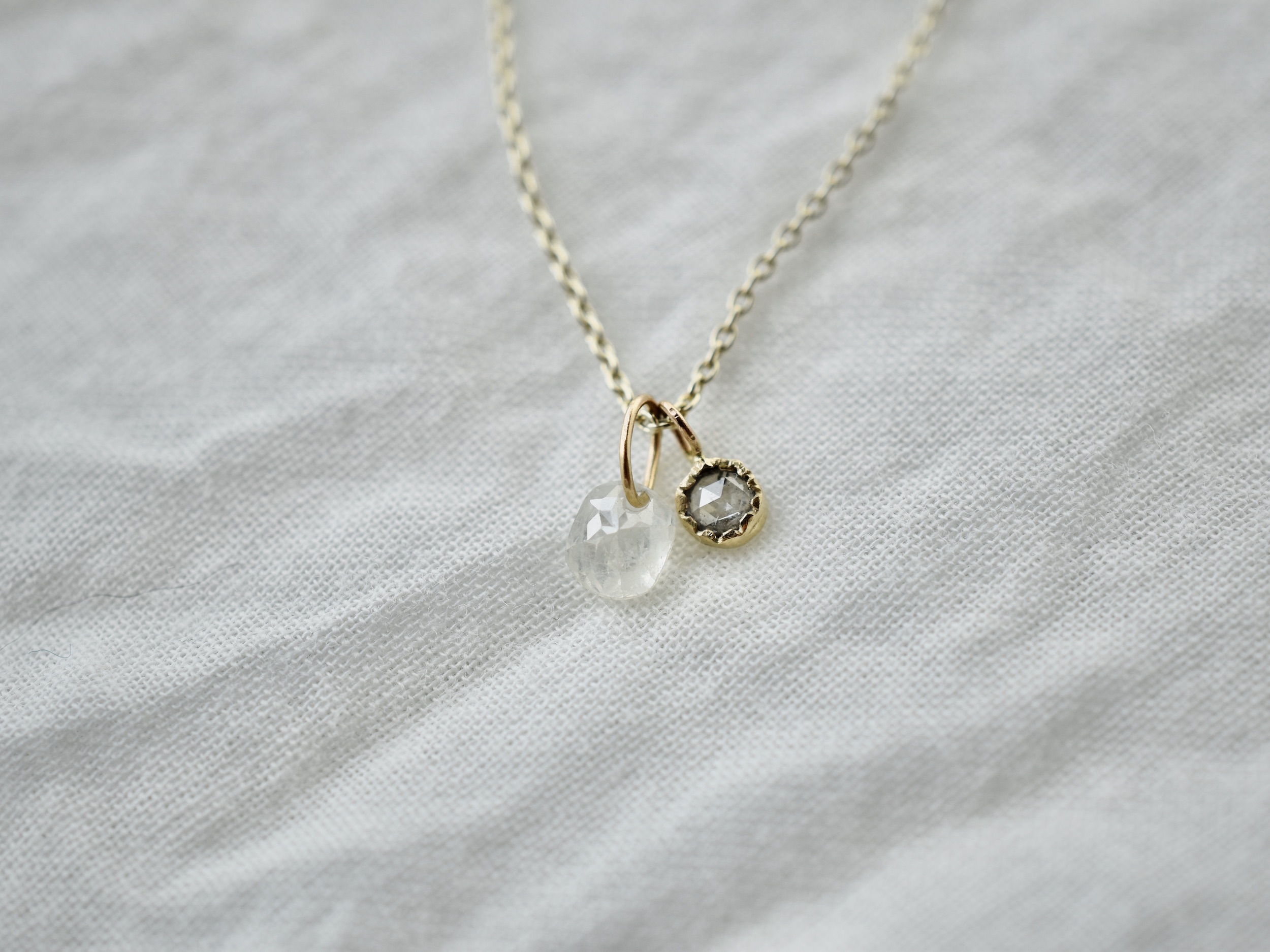 ベンチ 収納付 H.P.FRANCE BIJOUX. sweet pea一粒ダイヤネックレス